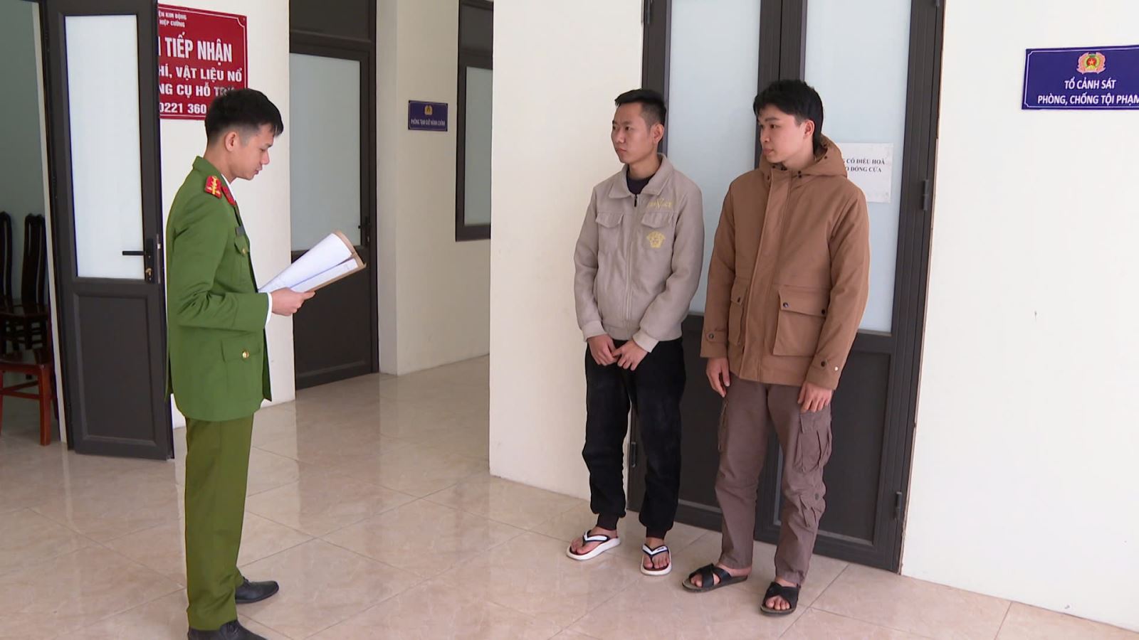 Công an xã Hiệp Cường: Liên tiếp phát hiện 2 vụ tàng trữ trái phép pháo nổ trong ngày đầu ra quân cao điểm