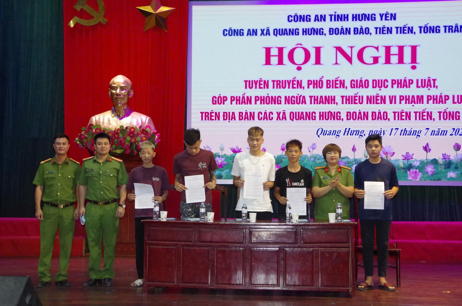 Hội nghị tuyên truyền, phổ biến pháp luật cho các thanh, thiếu niên và phụ huynh trên địa bàn xã Quang Hưng, Đoàn Đào, Tiên Tiến và Tống Trân.