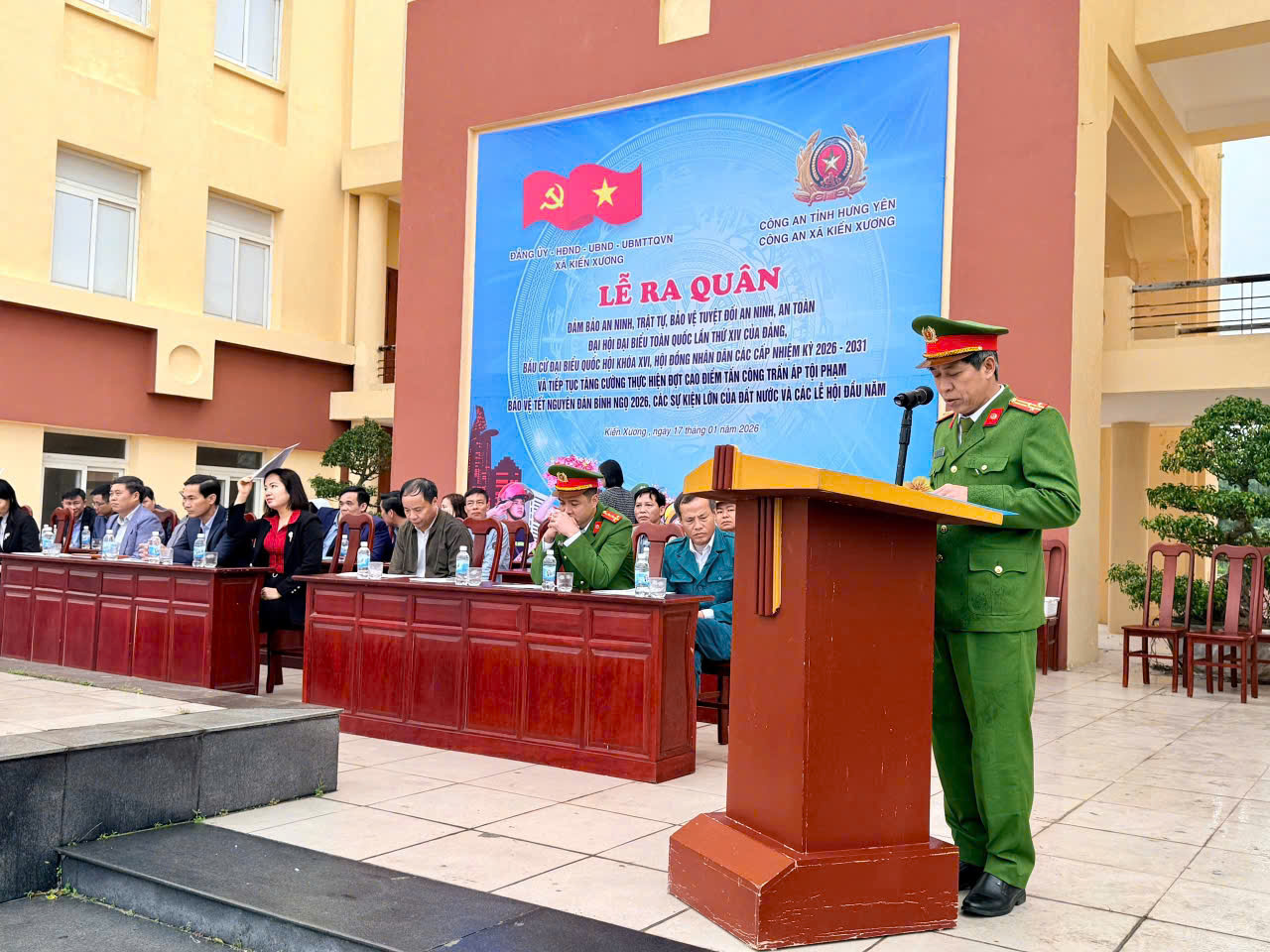 Công an xã Kiến Xương tổ chức Lễ ra quân đảm bảo ANTT, bảo vệ tuyệt đối an ninh, an toàn Đại hội Đảng, tăng cường thực hiện đợt cao điểm tấn công trấn áp tội phạm bảo vệ Tết Nguyên đán Bính Ngọ 2026