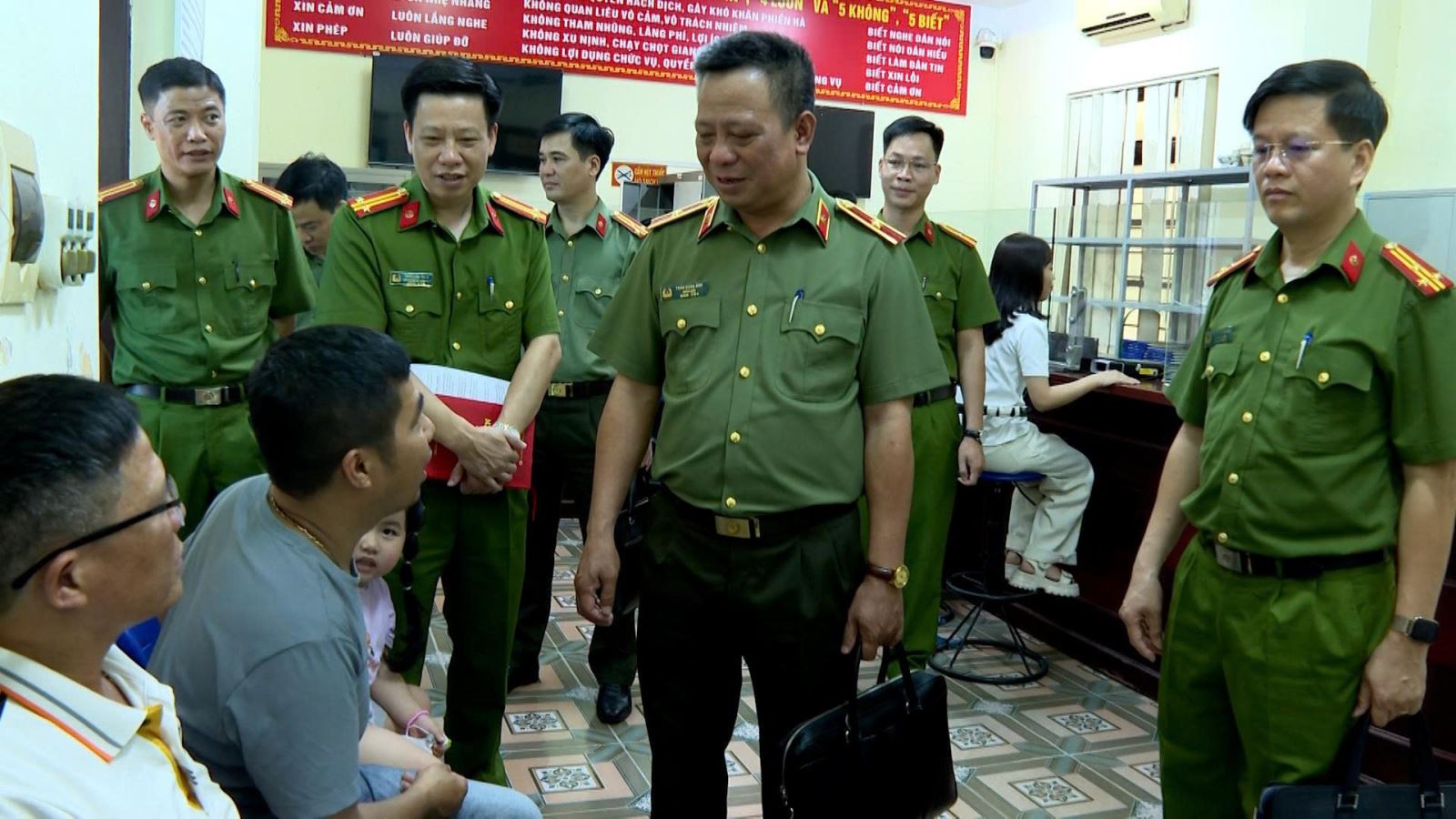 Lực lượng Công an tỉnh:Hướng tới sự hài lòng của người dân trong giải quyết thủ tục hành chính 