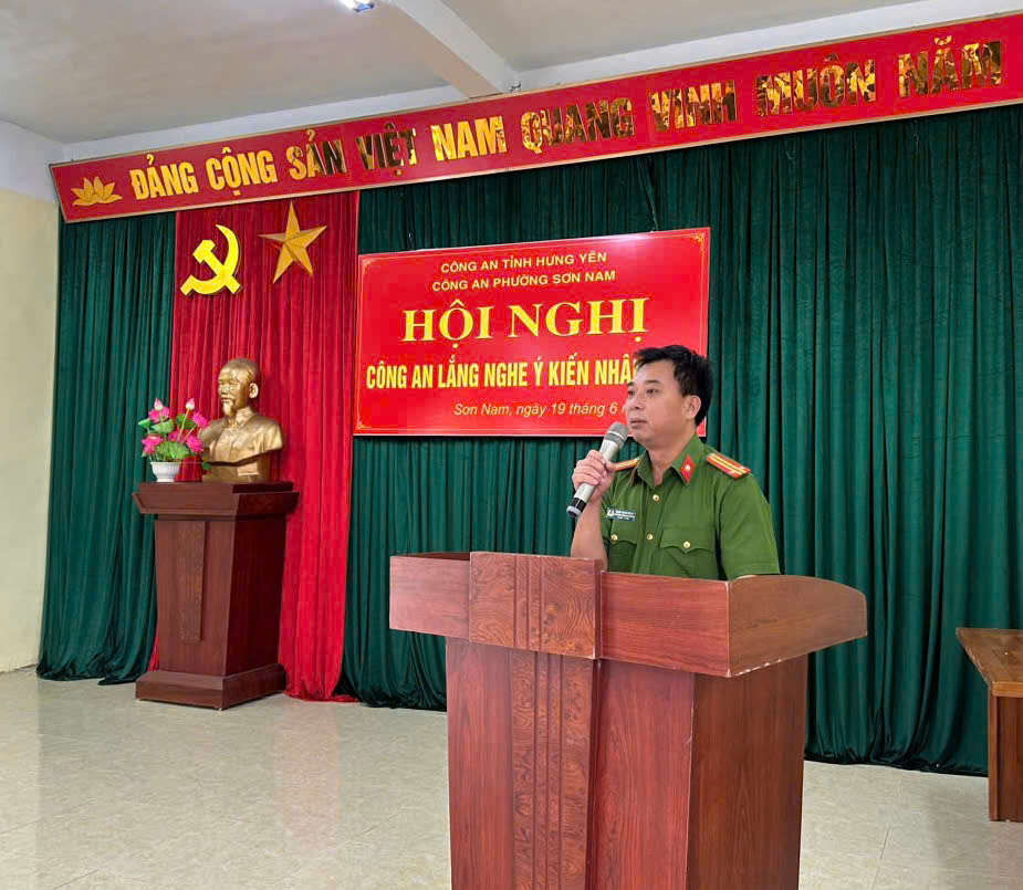 Công an phường Sơn Nam tổ chức Hội nghị “Công an lắng nghe ý kiến Nhân dân” tại tổ dân phố Tân Hưng, phường Sơn Nam.