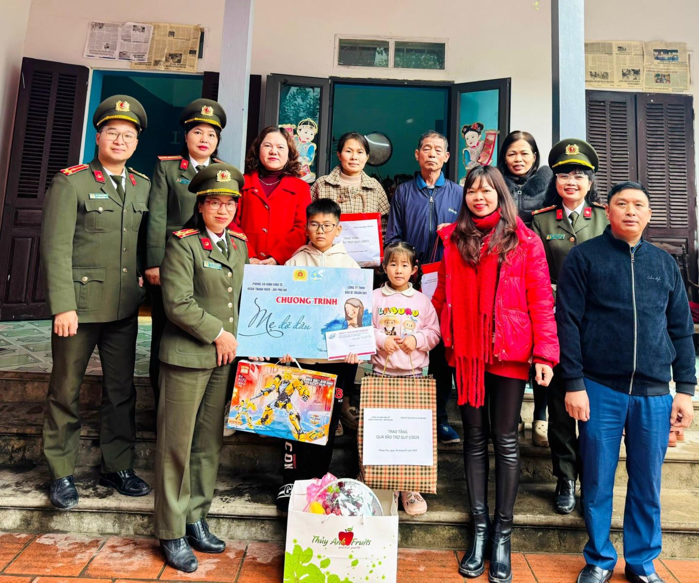 Công an tỉnh Hưng Yên lan tỏa hiệu quả Chương trình “Mẹ đỡ đầu” hỗ trợ trẻ em mồ côi có hoàn cảnh khó khăn