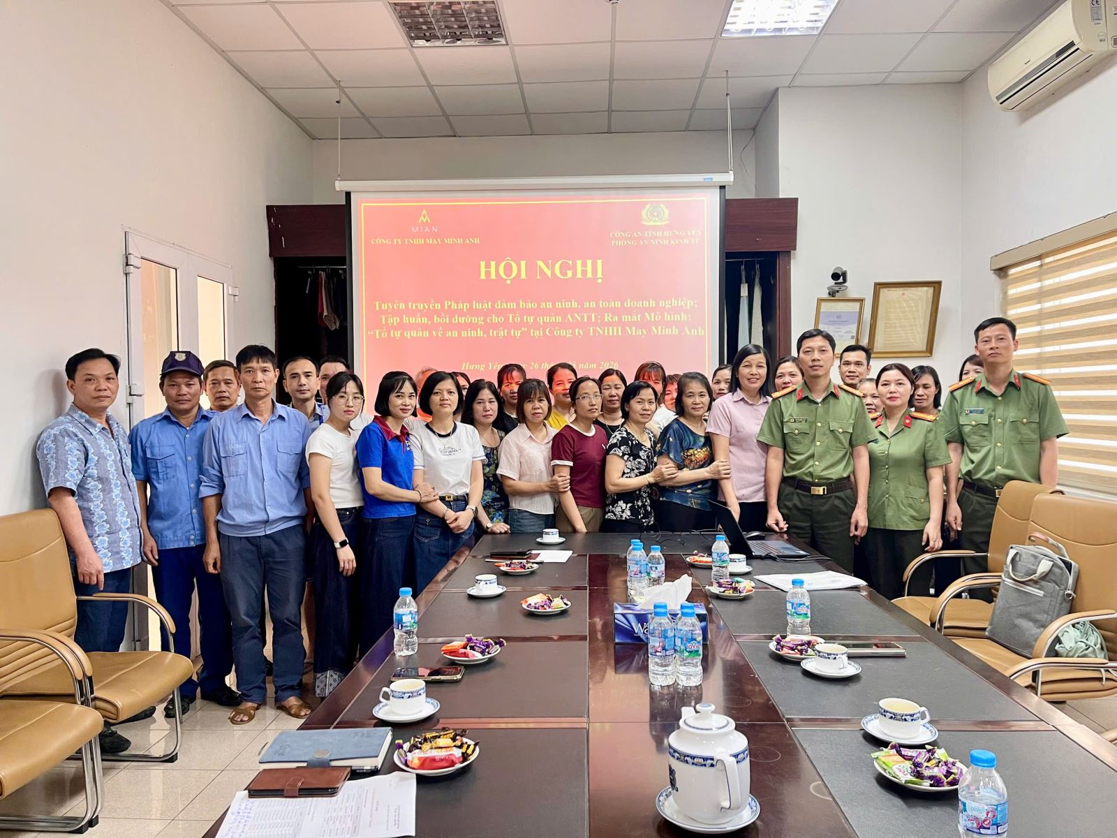 Phòng An ninh kinh tế tổ chức tuyên truyền pháp luật, hướng dẫn doanh nghiệp chủ động phòng ngừa, giữ vững an ninh, an toàn ngay tại cơ sở