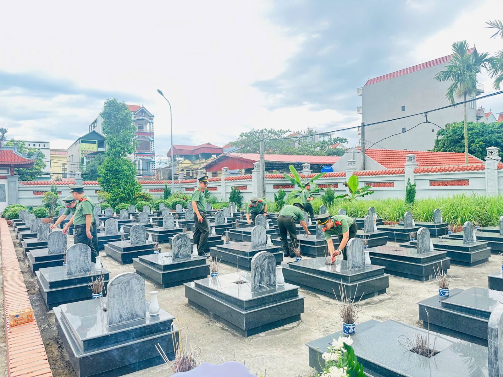 Phòng An ninh nội địa tổ chức dâng hương, tưởng niệm các Anh hùng liệt sĩ nhân kỷ niệm 79 năm Ngày Thương binh - Liệt sĩ (27/7/1947 - 27/7/2026)