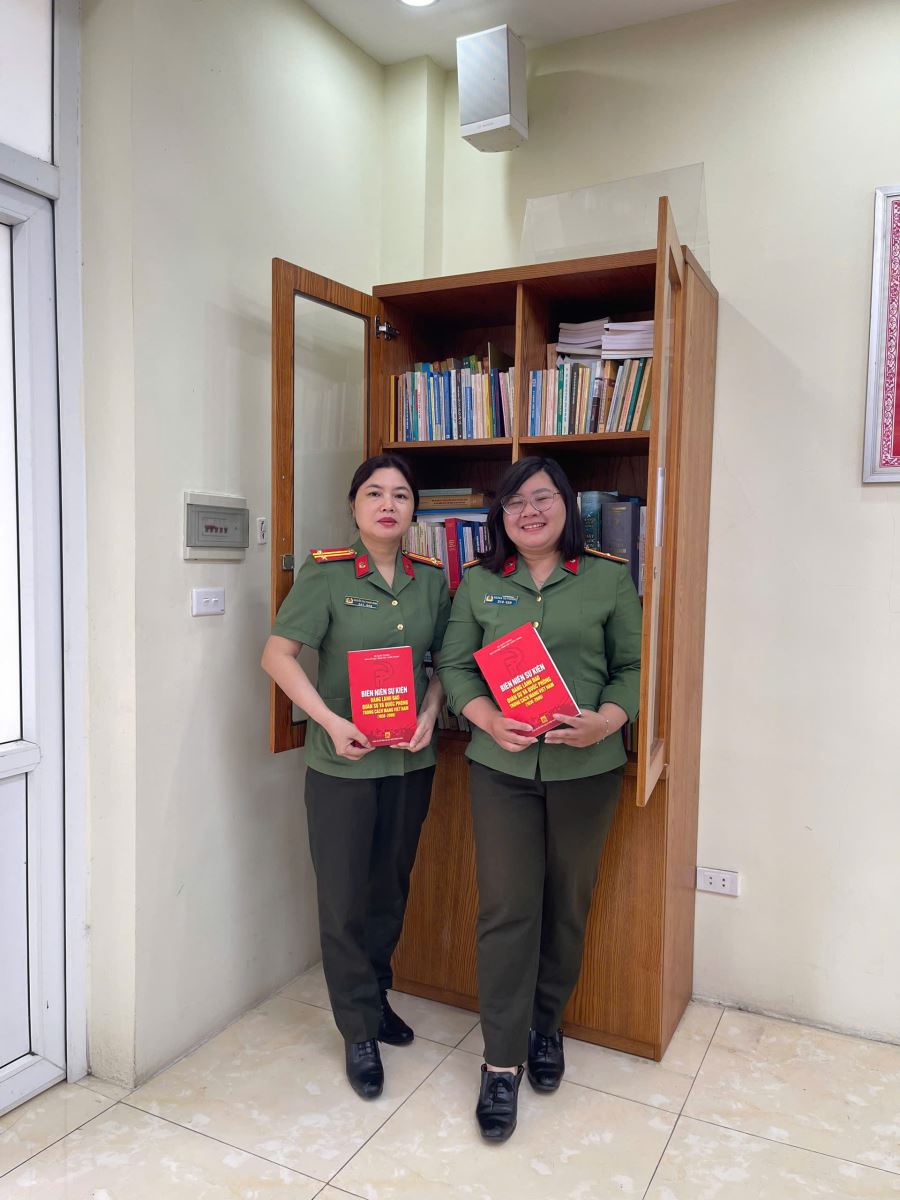 Hội phụ nữ Phòng An ninh kinh tế lan toả Văn hoá đọc, phát huy hiệu quả công trình “Tủ sách pháp luật An ninh kinh tế” và đẩy mạnh học tập, nghiên cứu Nghị quyết Đại hội lần thứ XIV của Đảng 