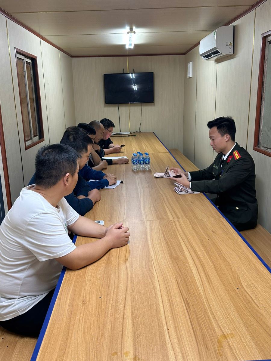 Phòng Quản lý xuất nhập cảnh Công an tỉnh Hưng Yên kiên quyết đấu tranh, xử lý nghiêm, chấm dứt tình trạng người nước ngoài lao động trái phép