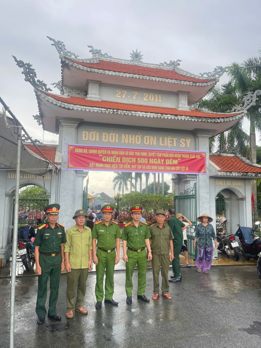 Công an xã Bắc Thái Ninh bảo đảm an ninh, trật tự phục vụ Lễ cầu siêu và lấy mẫu ADN hài cốt liệt sĩ chưa xác định được danh tính
