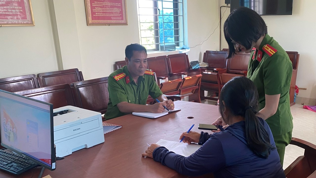 Công an xã Ái Quốc tăng cường bảo vệ nền tảng tư tưởng của Đảng trên không gian mạng