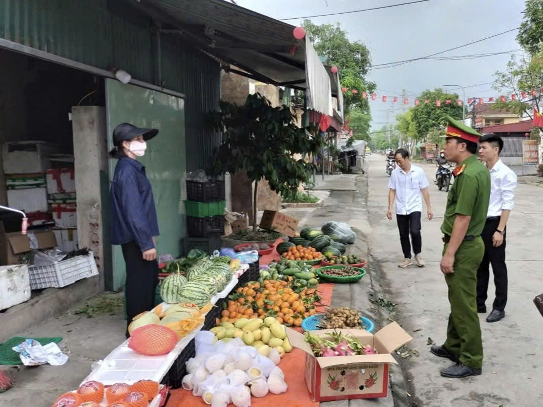 Công an xã Đông Tiên Hưng triển khai tuần lễ cao điểm bảo đảm an ninh trật tự, an toàn giao thông và vệ sinh môi trường