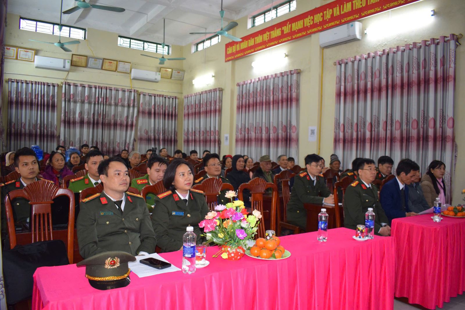 Phòng An ninh điều tra thực hiện phong trào thi đua “Ba nhất: Kỷ luật nhất – Trung thành nhất – Gần dân nhất”