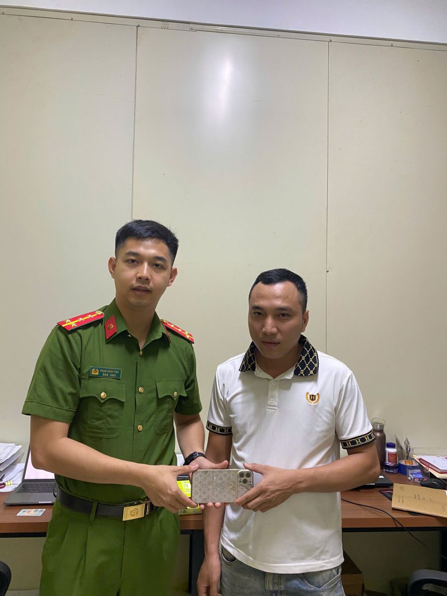 Công an xã Yên Mỹ kịp thời hỗ trợ người dân trao trả tài sản cho người đánh rơi trên địa bàn xã