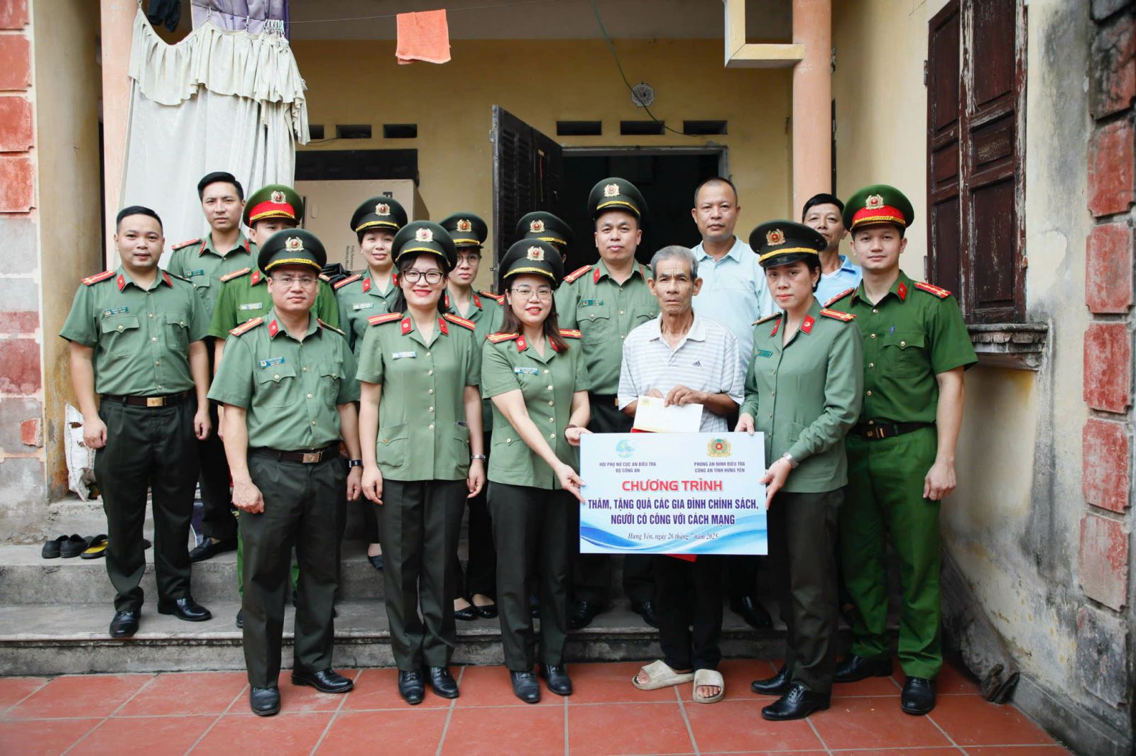 Hội Phụ nữ Phòng An ninh điều tra tích cực hưởng ứng kỷ niệm 95 năm Ngày thành lập Hội Liên hiệp phụ nữ Việt Nam (20/10/1930-20/10/2025) và 15 năm Ngày Phụ nữ Việt Nam (20/10/2010-20/10/2025)