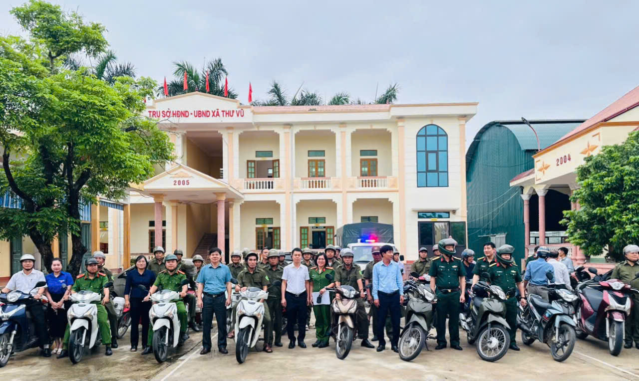 Công an xã Thư Vũ triển khai tuần lễ đảm bảo an toàn giao thông, trật tự công cộng, vệ sinh môi trường trên địa bàn xã Thư Vũ.