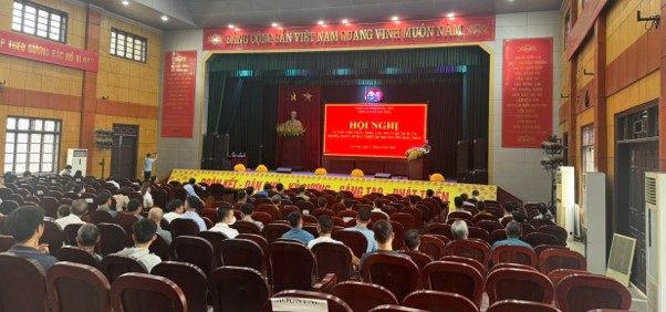 Công an xã Lạc Đạo tổ chức hội nghị tuyên truyền PCCC&CNCH, hướng dẫn lắp đặt thiết bị truyền tin báo cháy