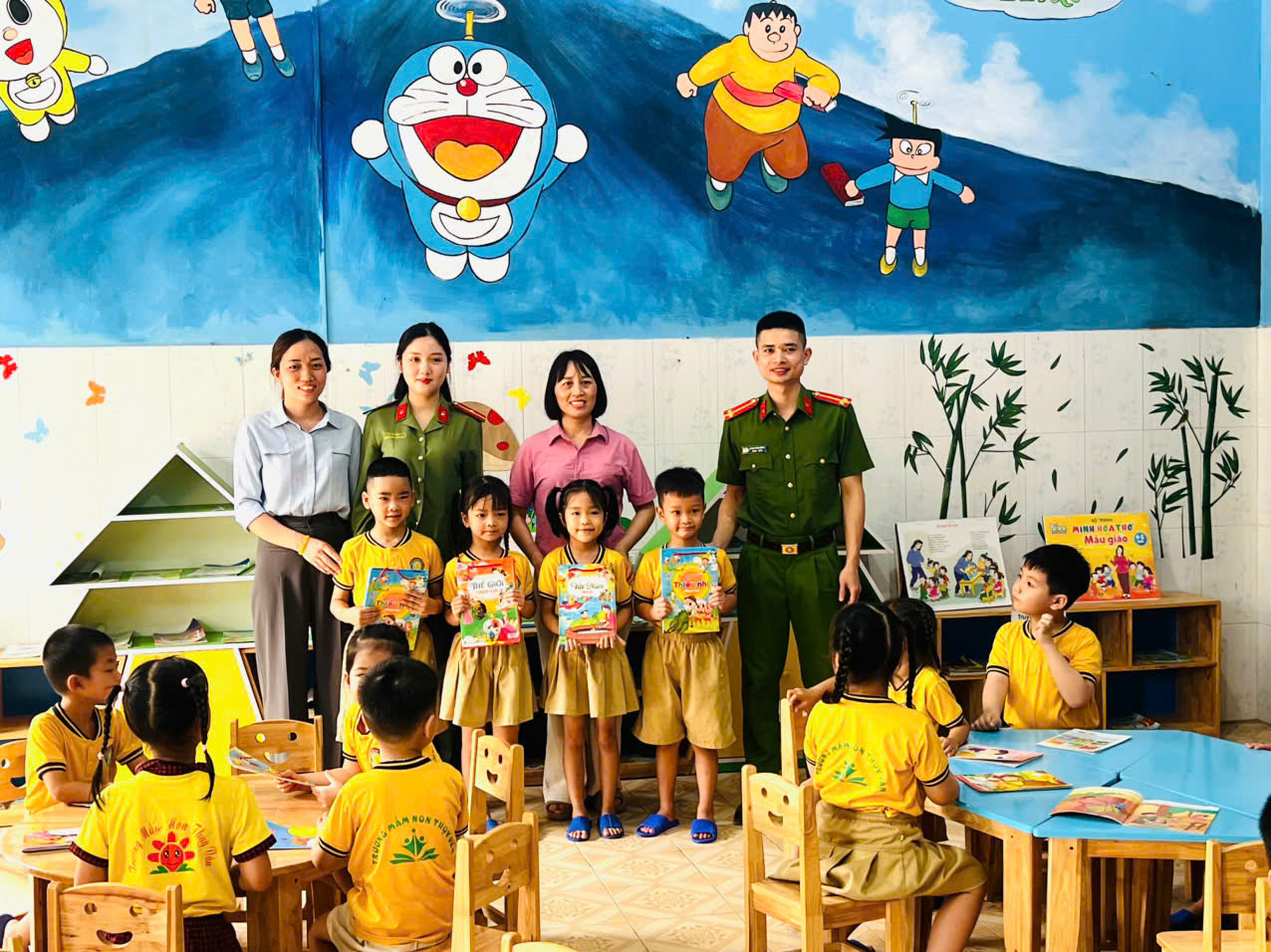 Công an xã Bắc Thuỵ Anh: “Lan toả văn hoá đọc từ những cuốn sách trao tay”