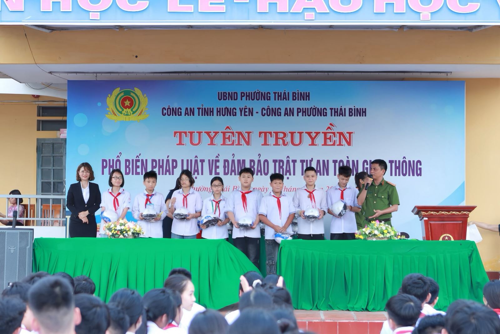 Công an phường Thái Bình đẩy mạnh tuyên truyền pháp luật về giao thông cho học sinh trước kỳ nghỉ hè năm 2026  