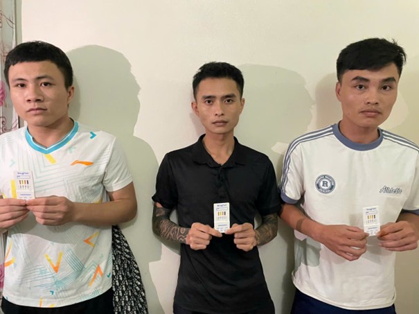 Công an xã Khoái Châu phát hiện, bắt giữ nhóm đối tượng tổ chức sử dụng và mua bán trái phép chất ma túy