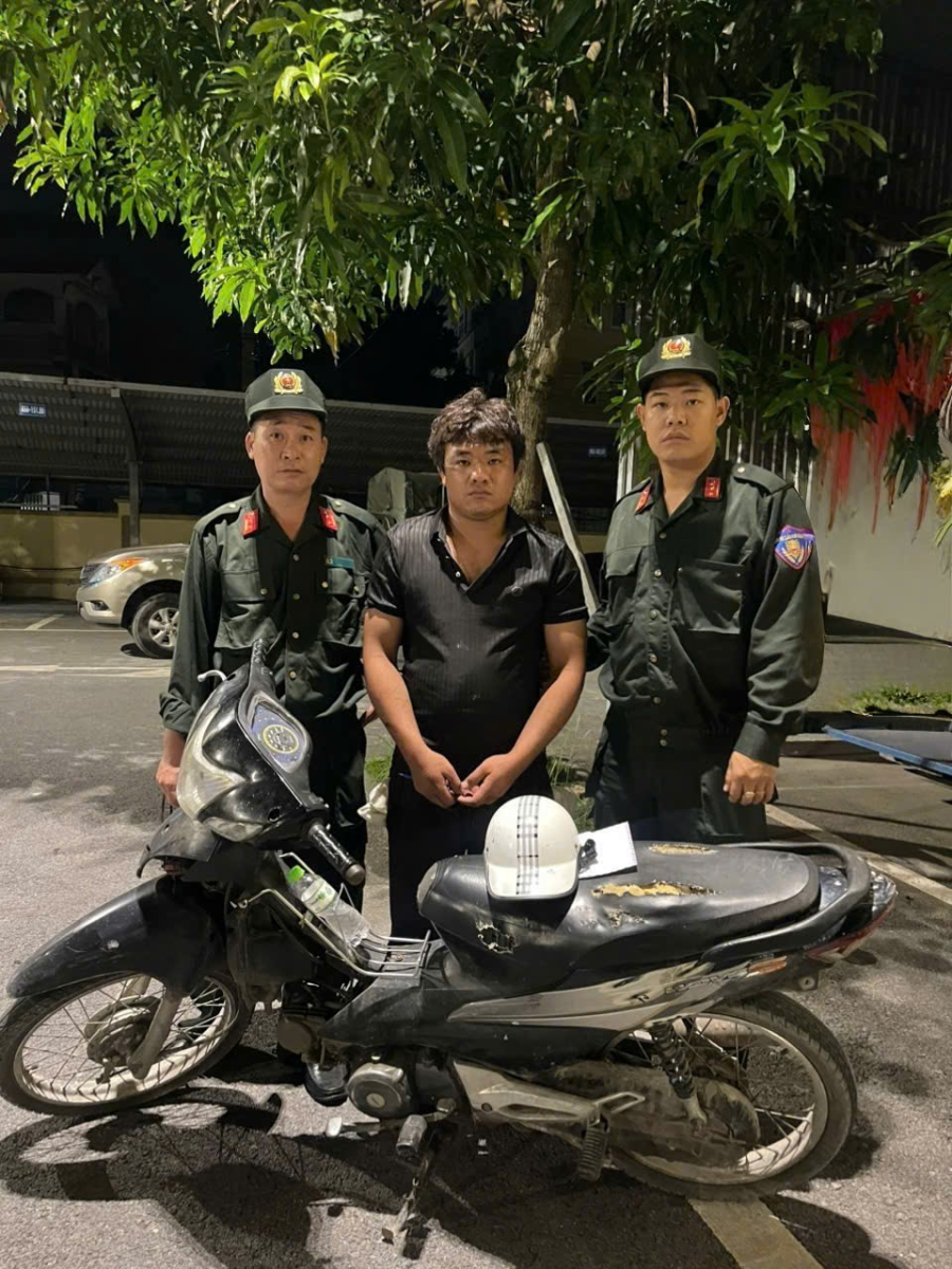 Lực lượng Cảnh sát cơ động Công an tỉnh Hưng Yên phát hiện bắt giữ đối tượng tàng trữ trái phép chất ma tuý.