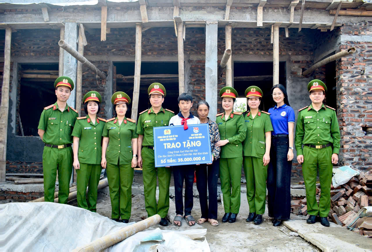 Vận dụng Sáu điều Bác Hồ dạy Công an nhân dân từ thực tiễn công tác của Phòng Cảnh sát Quản lý hành chính về trật tự xã hội
