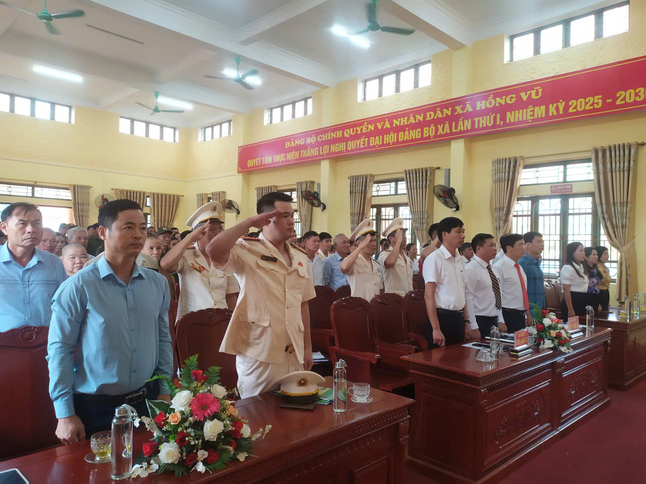 Xã Hồng Vũ long trọng tổ chức Lễ kỷ niệm 80 năm Ngày truyền thống Công an nhân dân và 20 năm Ngày hội toàn dân bảo vệ an ninh Tổ quốc 