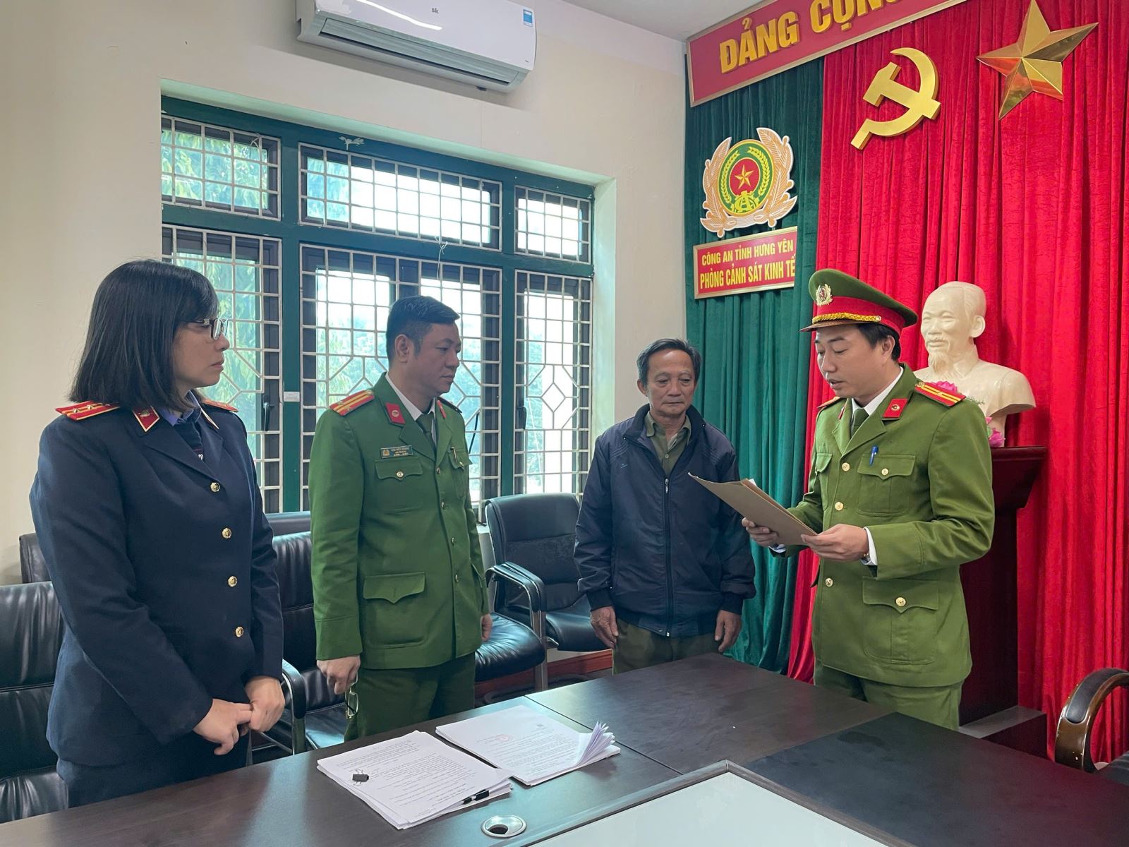 Phòng Cảnh sát kinh tế khởi tố đối tượng sản xuất hàng giả là lương thực, thực phẩm, phụ gia thực phẩm