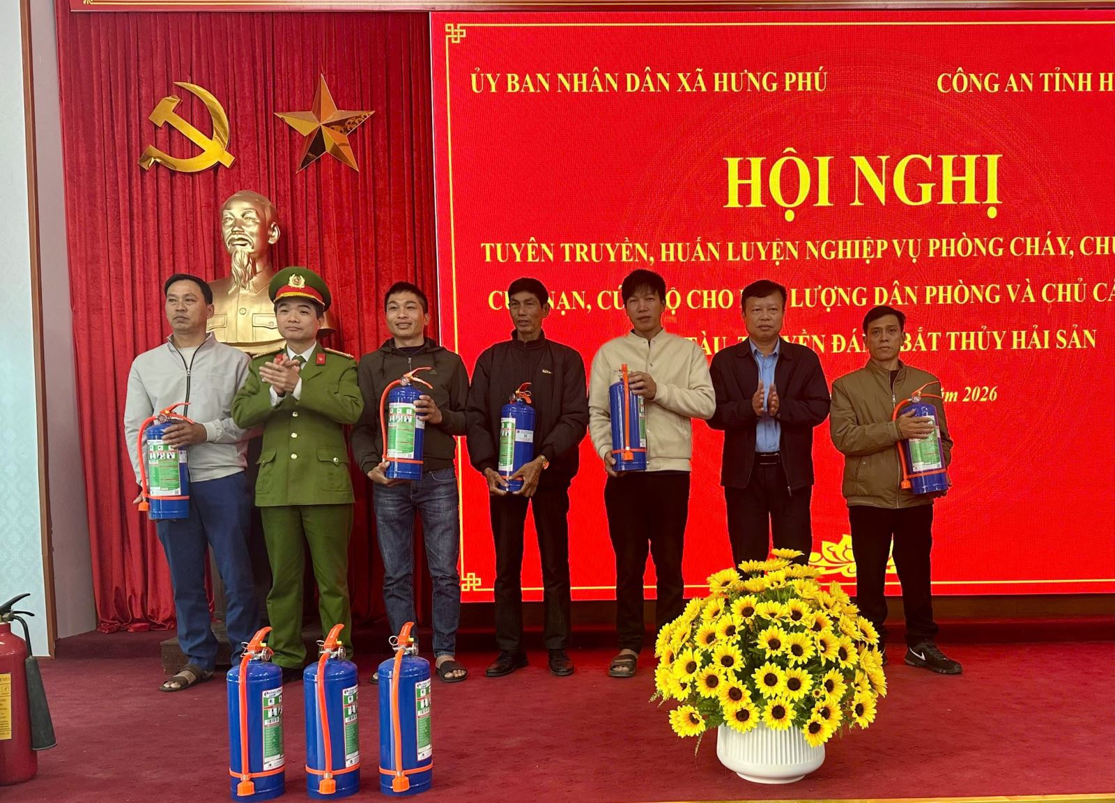 Tuyên truyền, tập huấn nghiệp vụ PCCC và CNCH cho chủ phương tiện khai thác thủy sản và lực lượng cơ sở