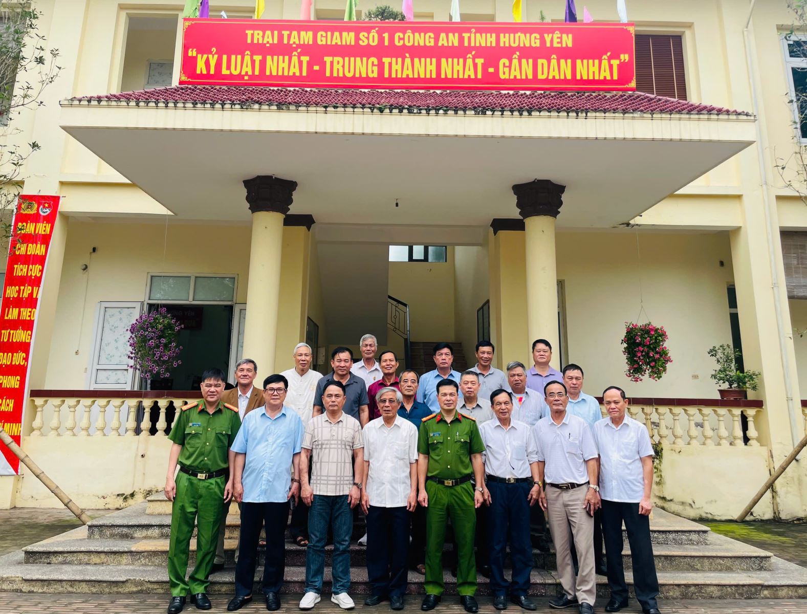 Trại tạm giam số 1 tổ chức hoạt động họp mặt, giao lưu với Câu lạc bộ Công an hưu trí.