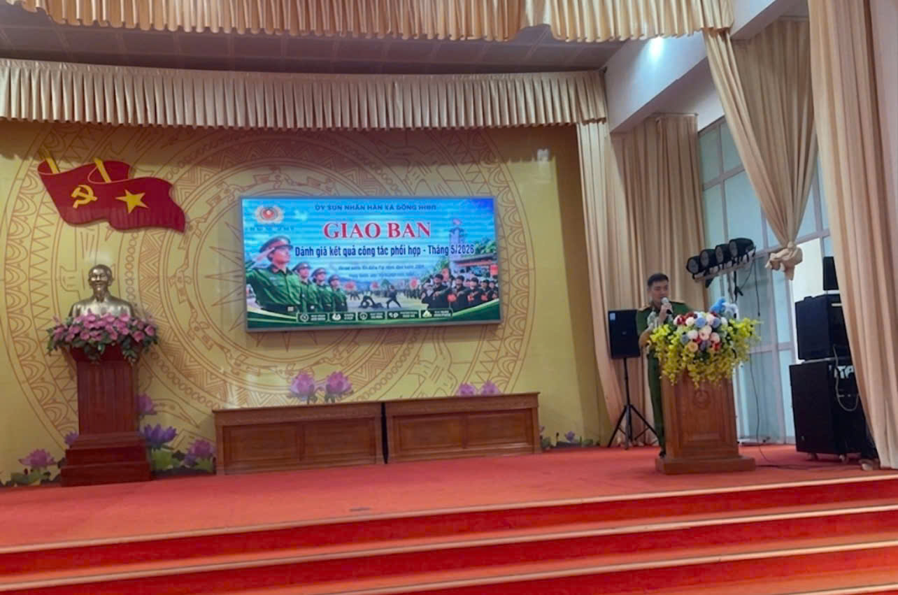 Công an xã Hồng Minh tổ chức đánh giá kết quả phối hợp trong công tác bảo đảm an ninh trật tự của Lực lượng tham gia bảo vệ an ninh, trật tự ở cơ sở