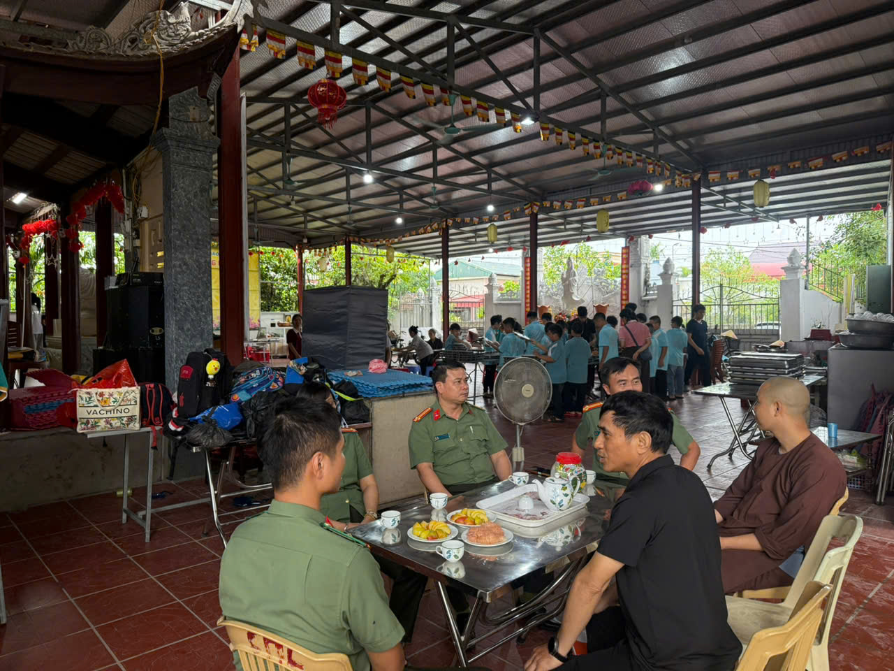Công an xã Nam Tiên Hưng đồng hành cùng Ban Hộ tự chùa Hưng Long bảo đảm an ninh, an toàn cho khóa tu mùa hè năm 2026