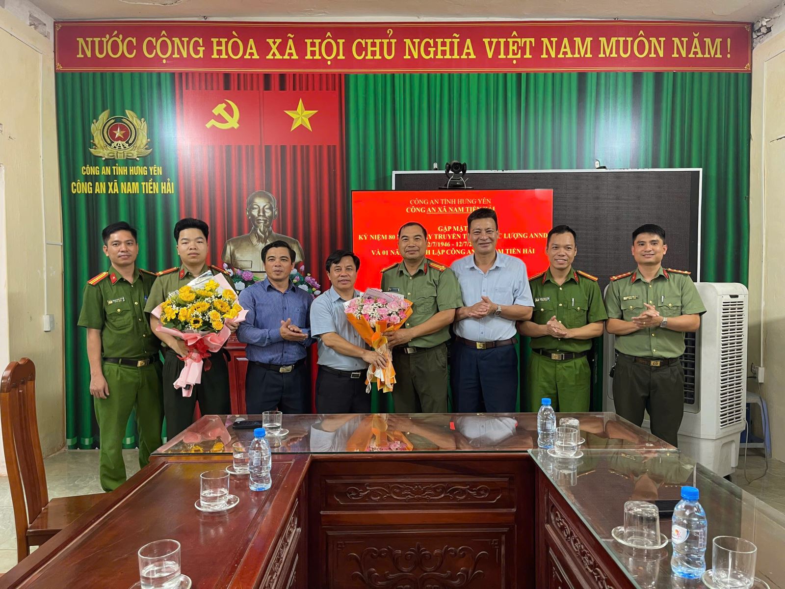 Công an xã Nam Tiền Hải tổ chức gặp mặt kỷ niệm 80 năm Ngày truyền thống lực lượng An ninh nhân dân và 01 năm thành lập Công an xã