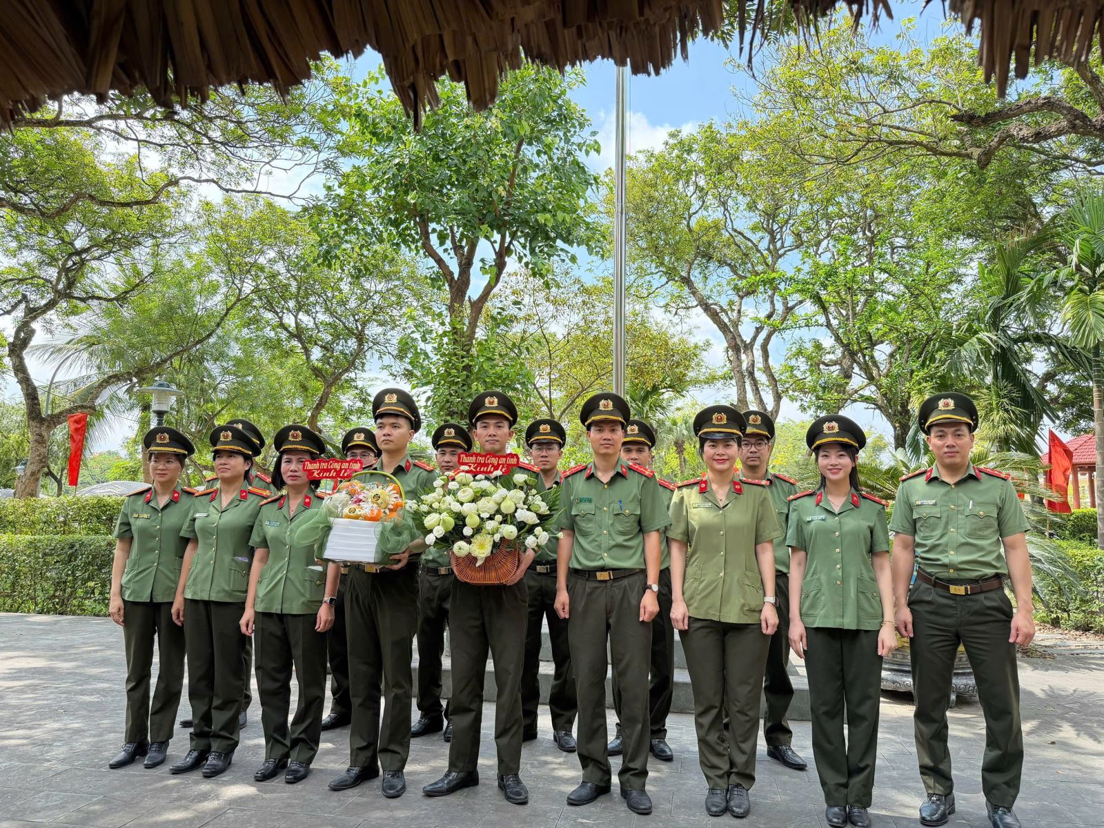 PHÒNG THANH TRA CÔNG AN TỈNH TỔ CHỨC SINH HOẠT CHÍNH TRỊ NHÂN DỊP KỶ NIỆM 136 NĂM NGÀY SINH CHỦ TỊCH HỒ CHÍ MINH; 59 NĂM NGÀY TRUYỀN THỐNG LỰC LƯỢNG THANH TRA CÔNG AN NHÂN DÂN