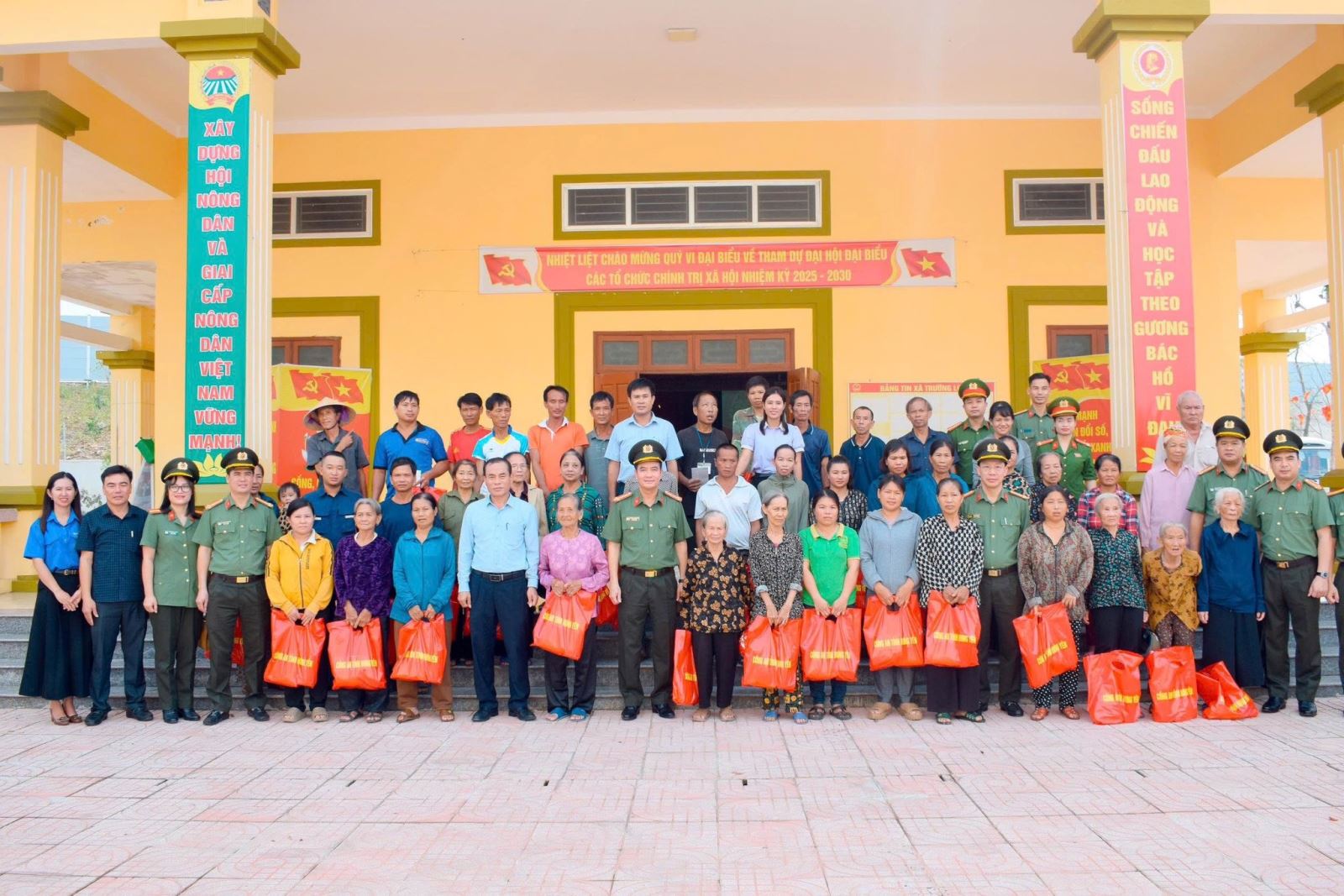 Hội phụ nữ Công an tỉnh Hưng Yên tích cực tham gia công tác an sinh xã hội năm 2025