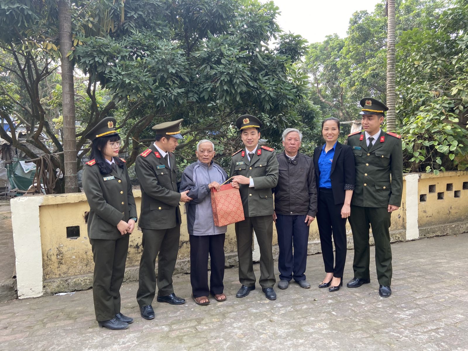 Đoàn thanh niên Công an tỉnh Tổ chức hoạt động Tết yêu thương năm 2021