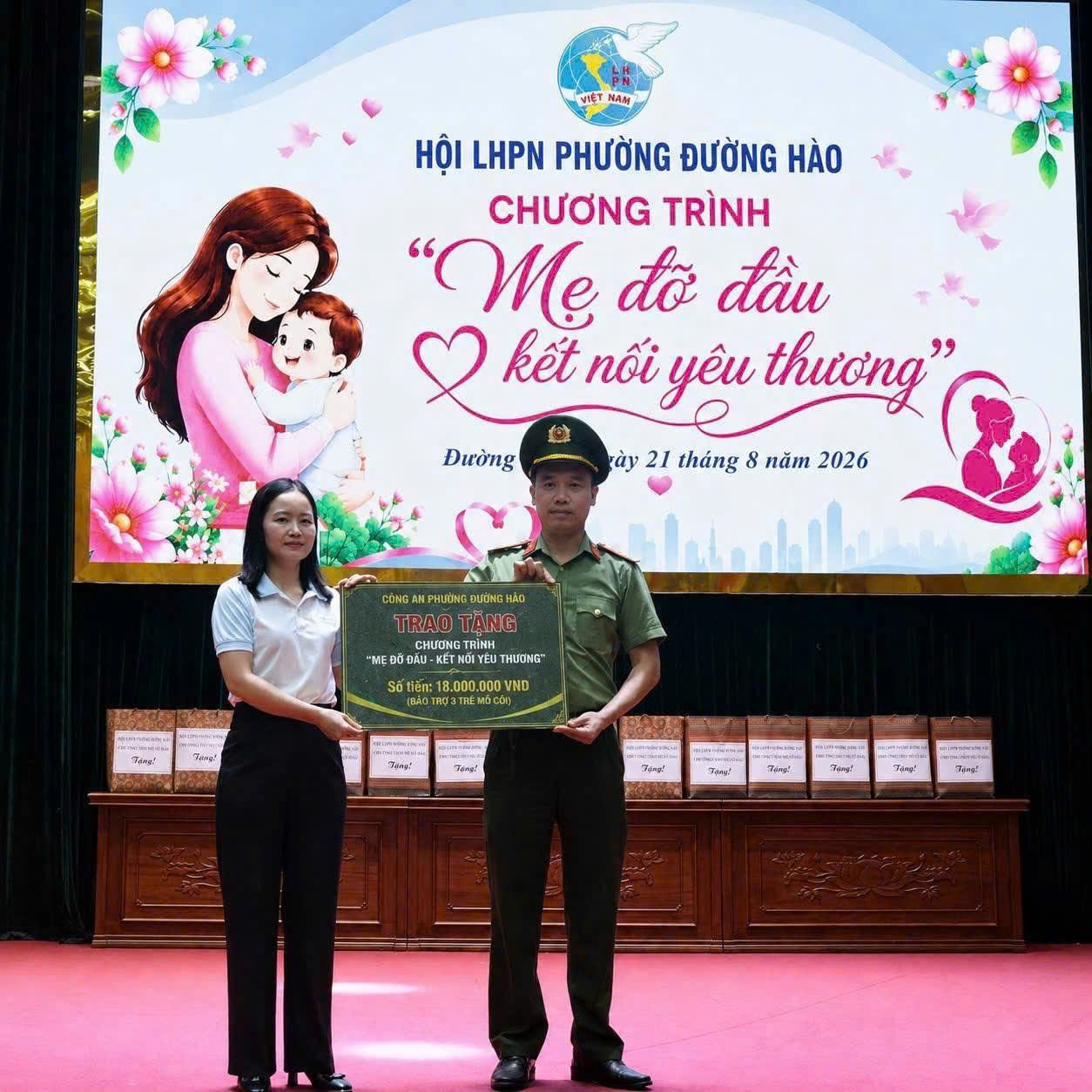 Công an phường Đường Hào nhận bảo trợ 3 trẻ em có hoàn cảnh khó khăn, trao tặng 18 triệu đồng