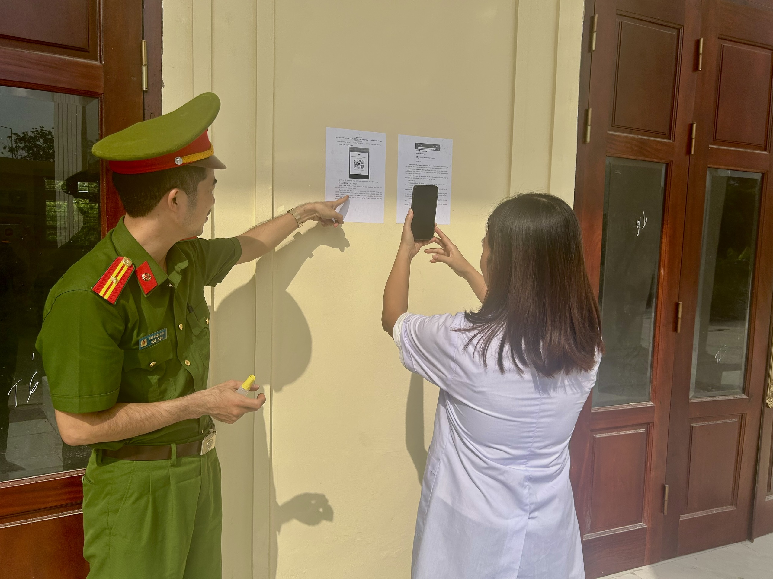 Công an phường Hồng Châu đẩy mạnh tuyên truyền, hướng dẫn người dân sử dụng Zalo Mini App “Phản ánh an ninh, trật tự Hưng Yên”
