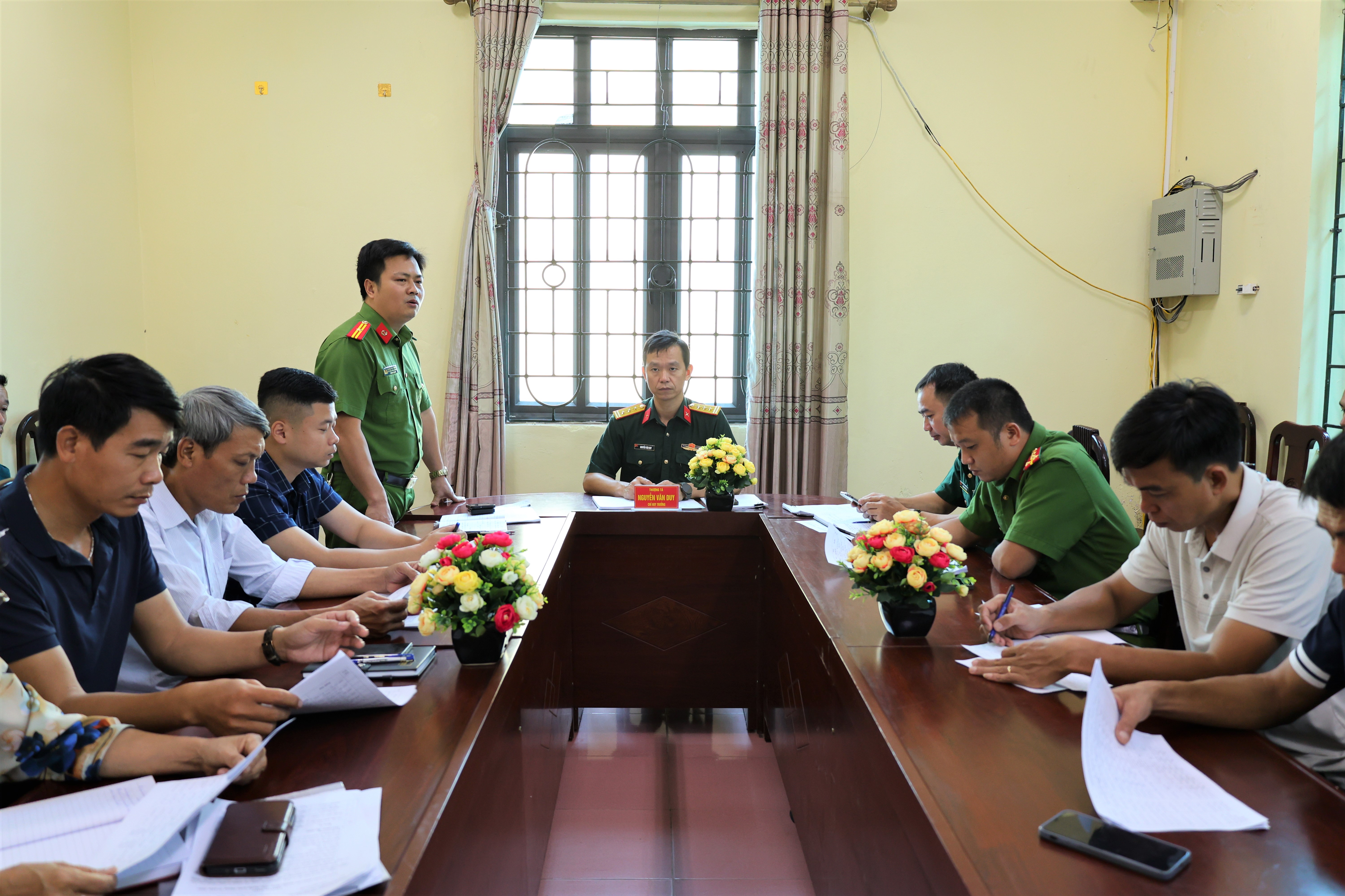 Công an phường Hồng Châu phối hợp triển khai công tác xét duyệt nguồn tuyển quân năm 2027