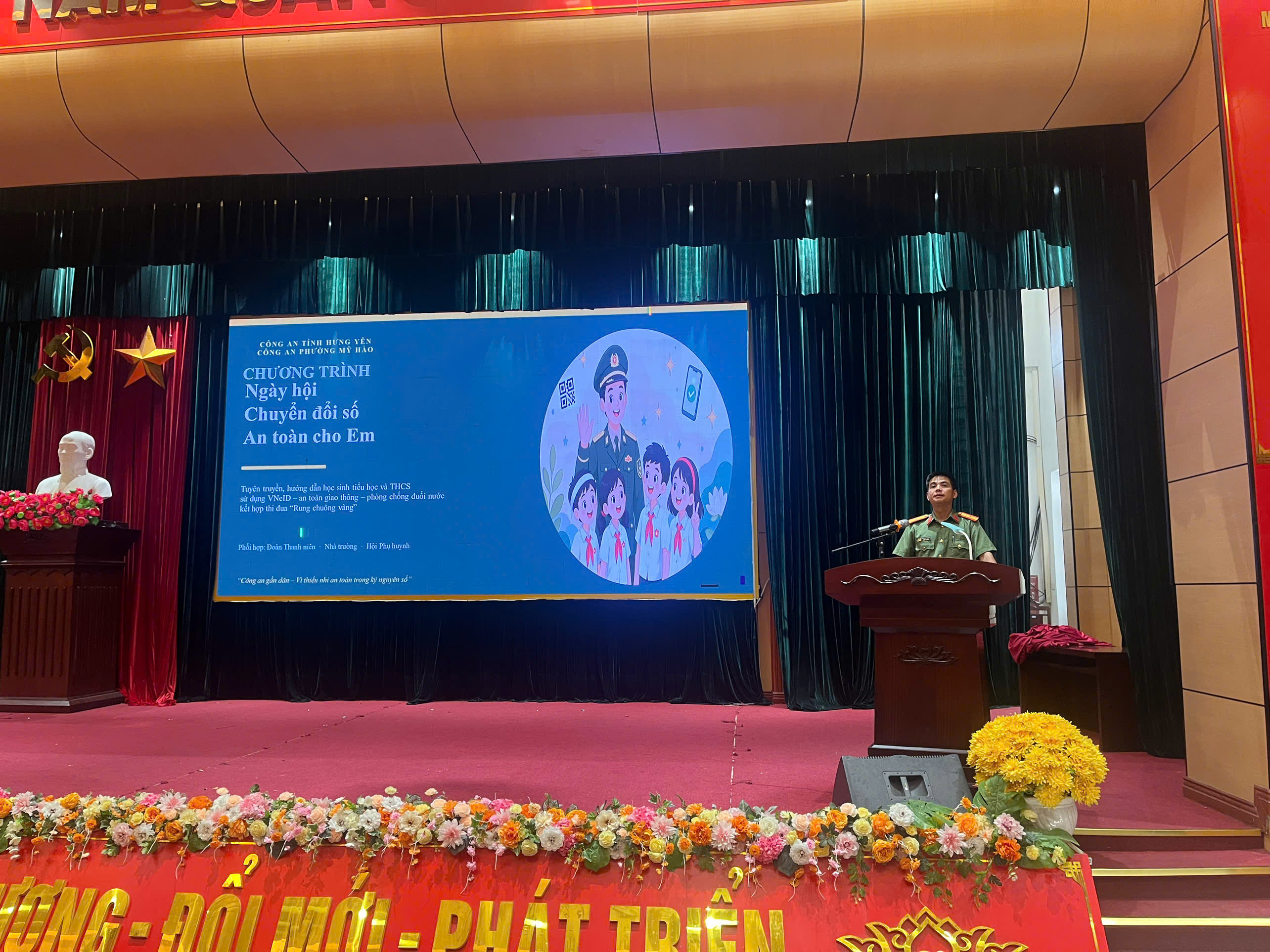 Công an phường Mỹ Hào tổ chức chương trình 