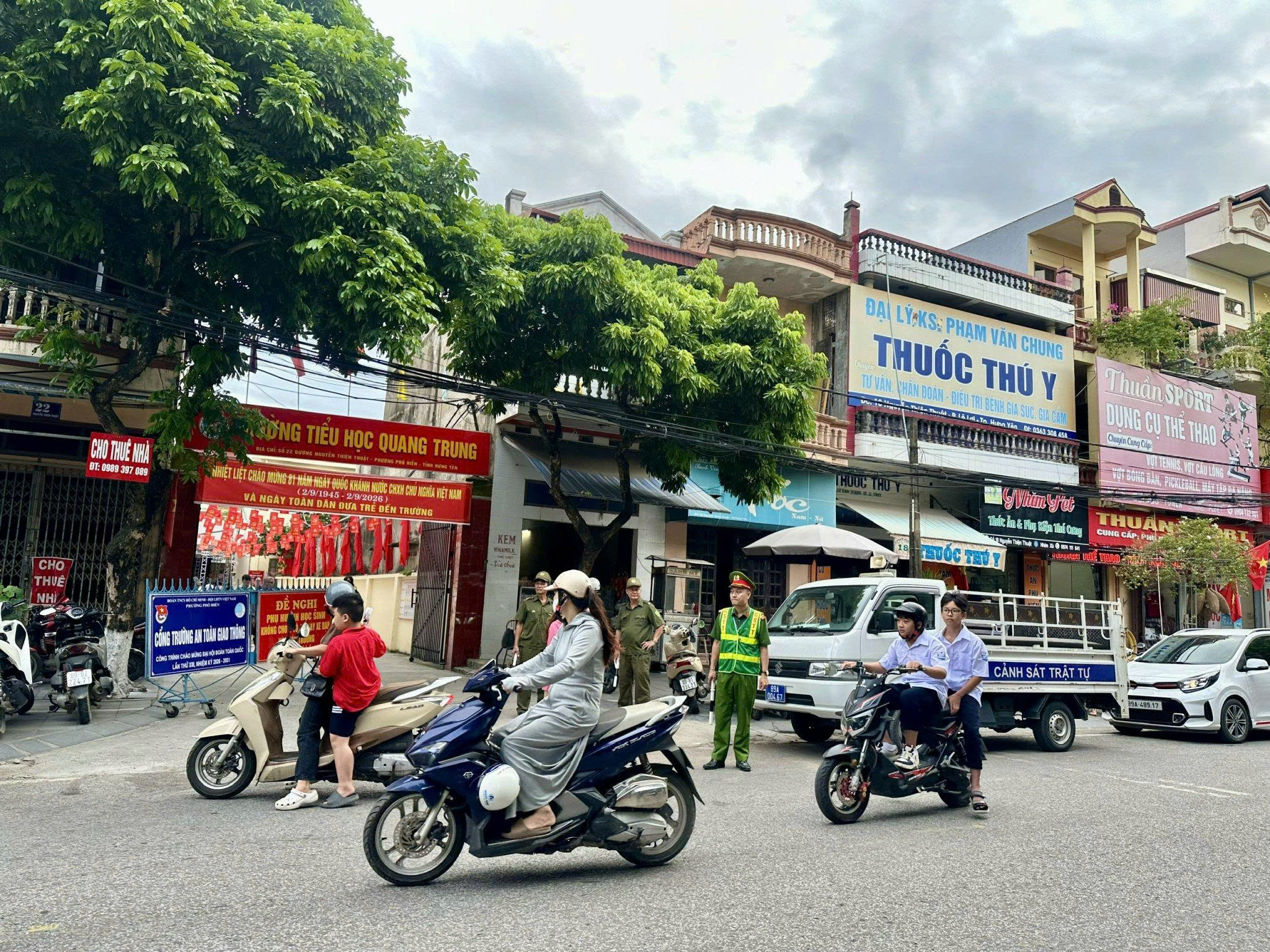 Công an phường Phố Hiến bảo đảm tuyệt đối an ninh trật tự và trật tự an toàn giao thông trong ngày khai giảng năm học mới 2026 – 2027
