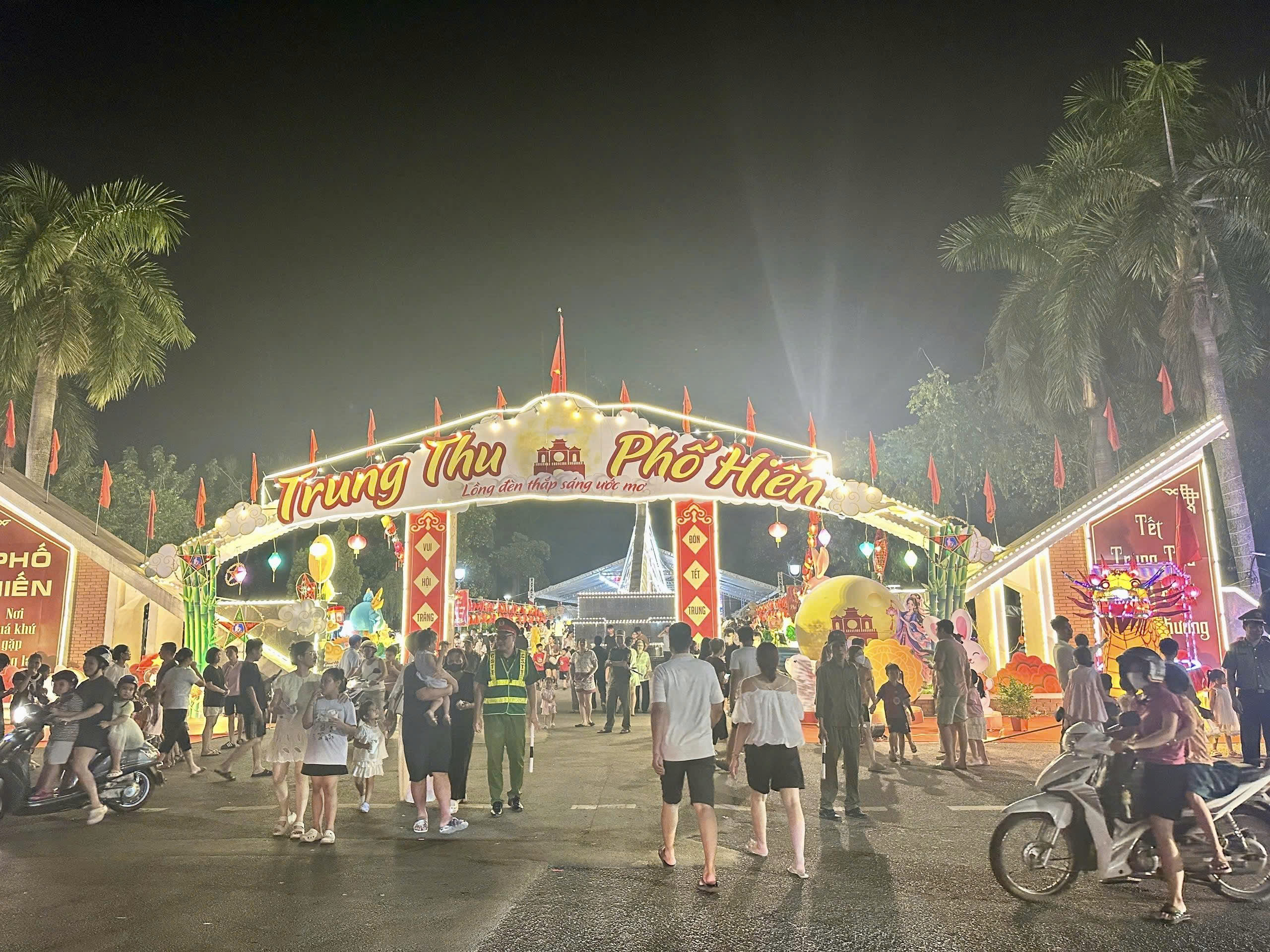 Công an phường Phố Hiến quyết tâm đảm bảo an ninh trật tự, cho một mùa trăng trọn vẹn và an toàn