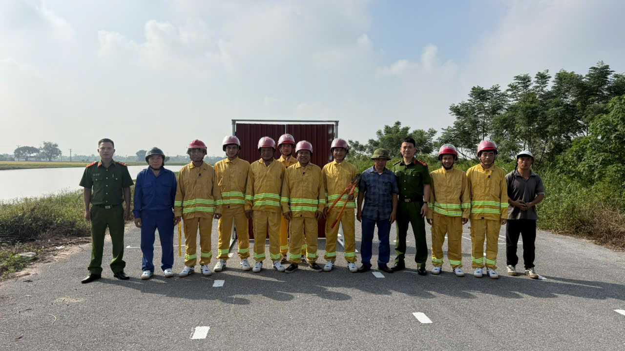 Công an phường Phố Hiến huấn luyện đội tuyển dân phòng tham gia hội thao PCCC và CNCH năm 2026