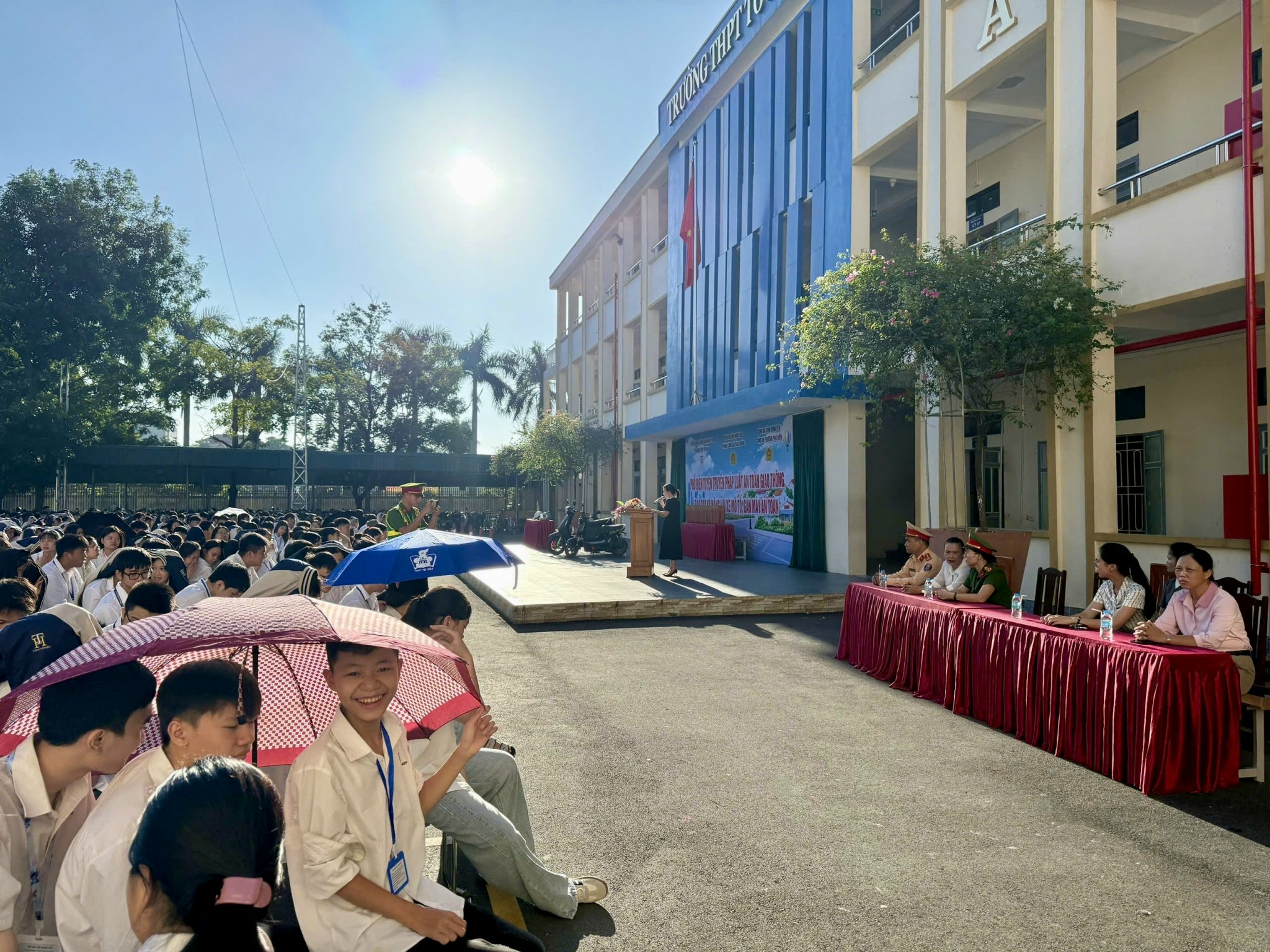 Toàn cảnh buổi tuyên truyền tại trường THPT Tô Hiệu