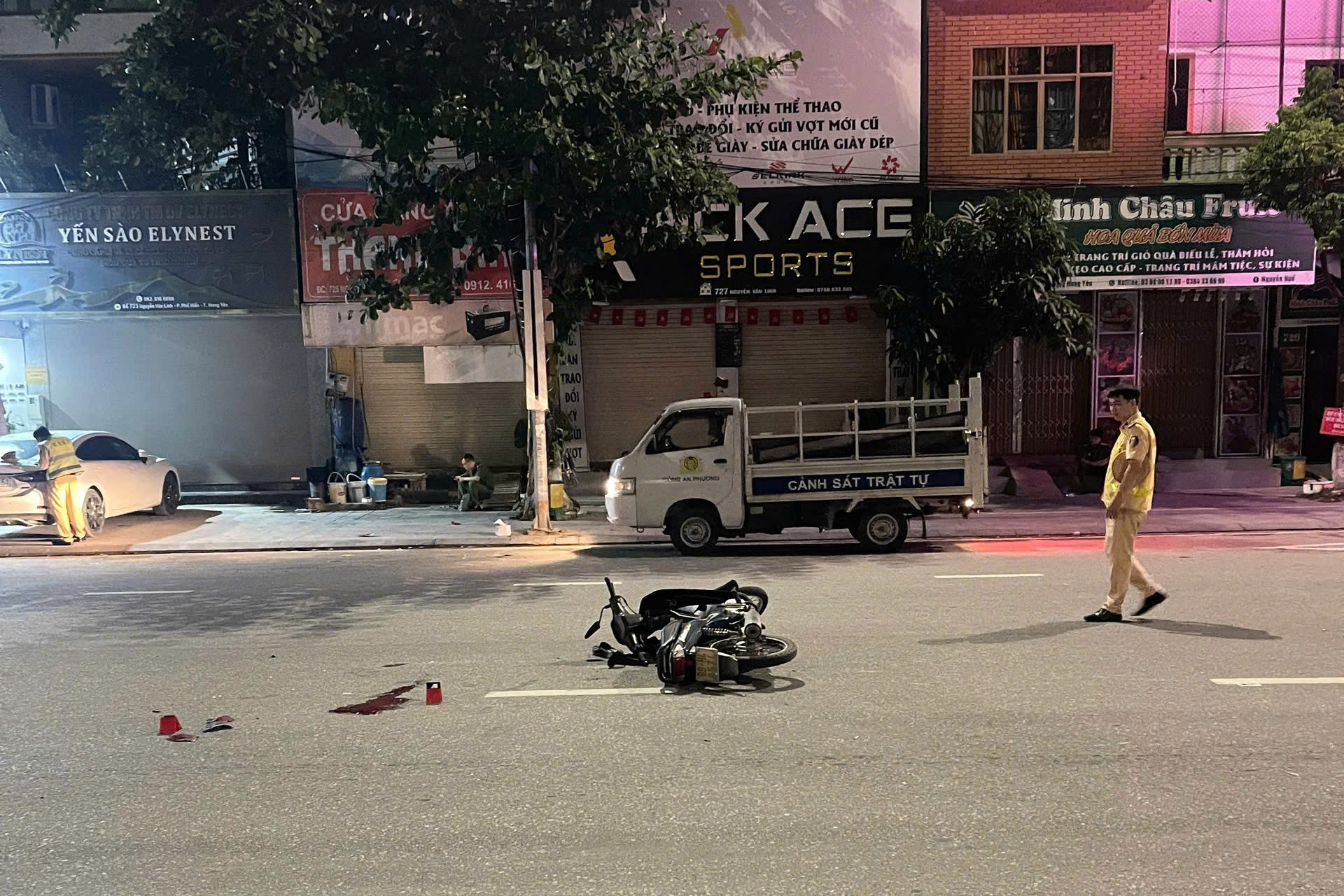 Công an phường Phố Hiến nhanh chóng xác minh người điều khiển xe mô tô gây tai nạn giao thông rồi bỏ trốn khỏi hiện trường