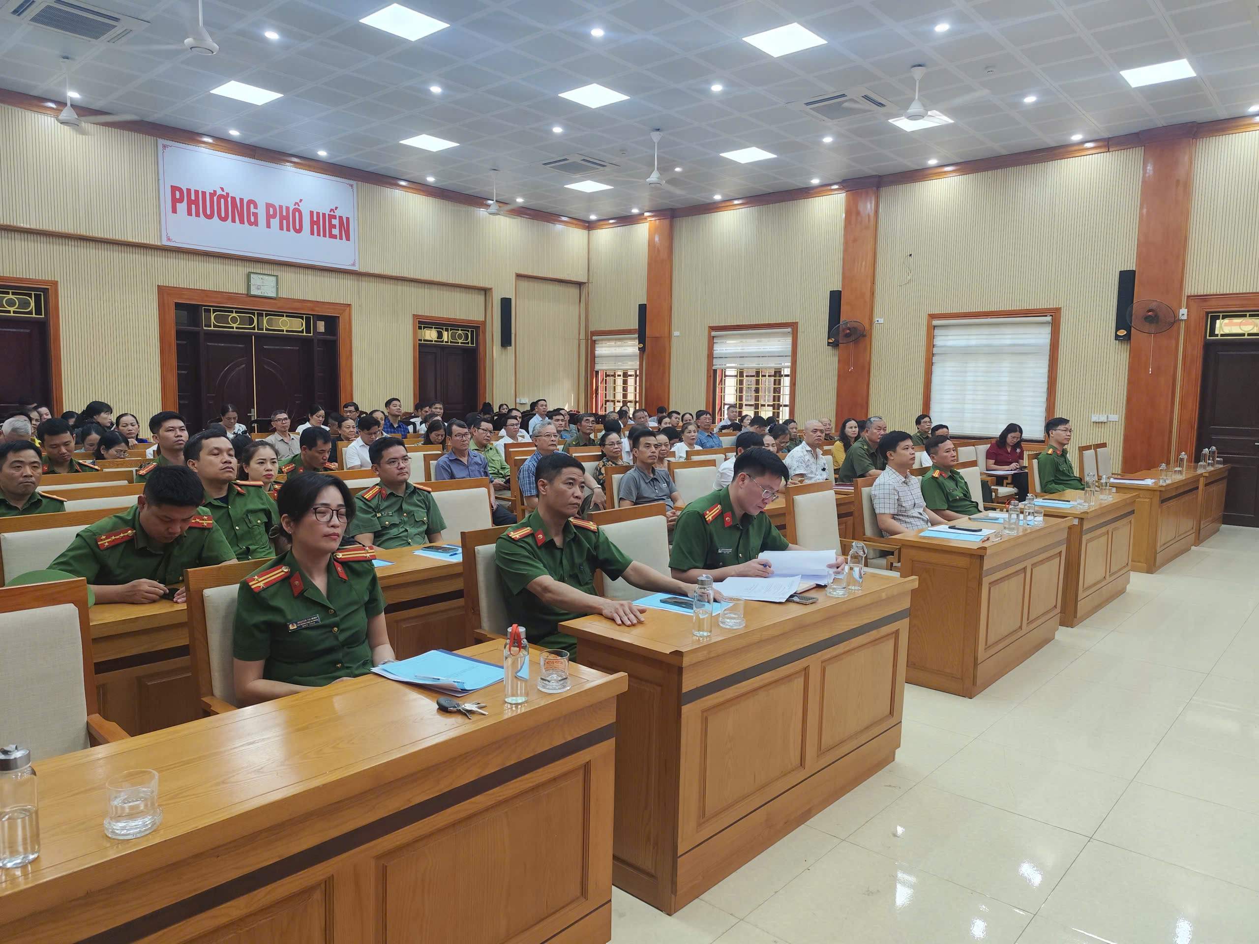 Toàn cảnh hội nghị