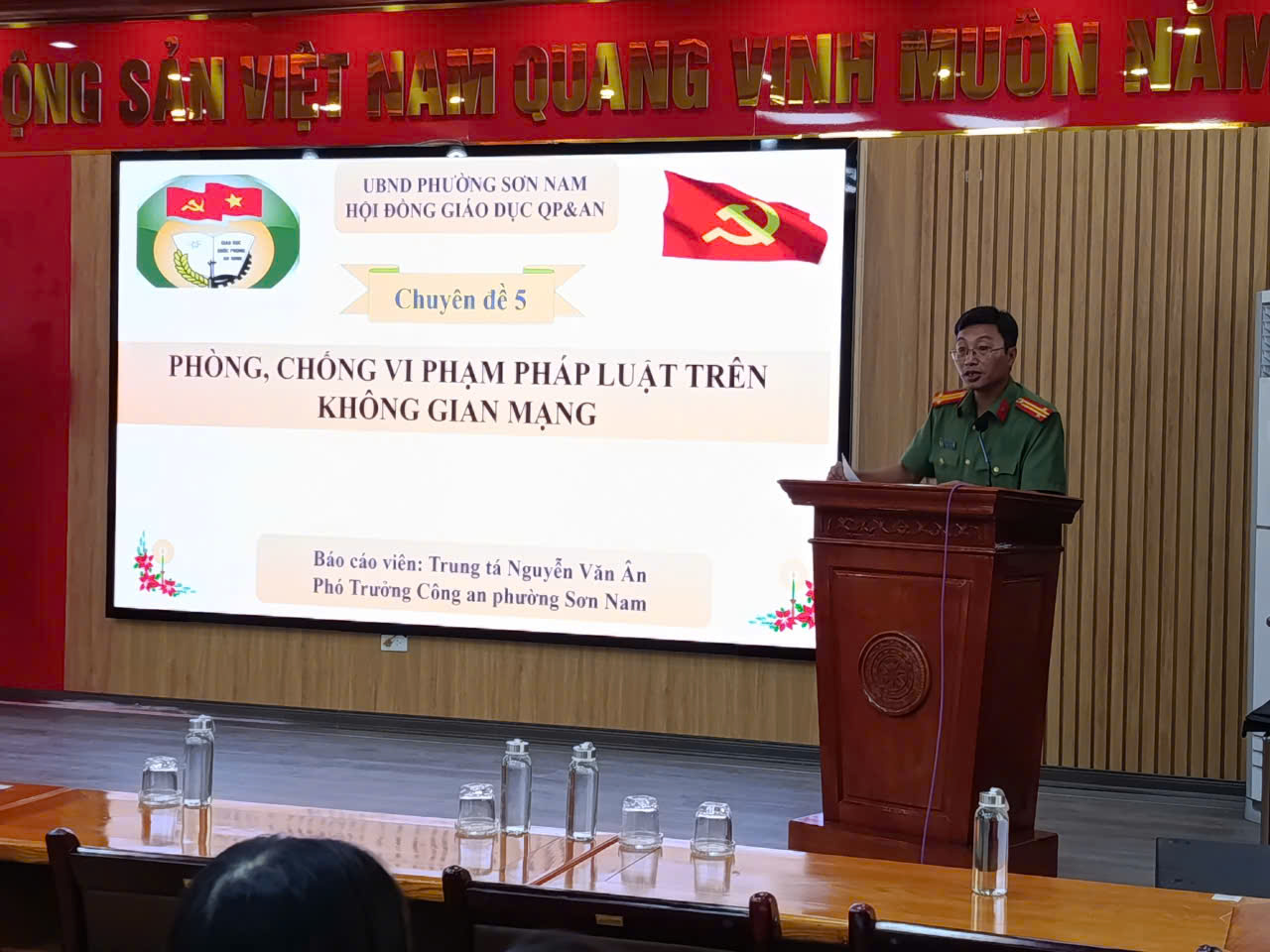 Công an phường Sơn Nam tổ chức giảng dạy chuyên đề phòng, chống vi phạm pháp luật trên không gian mạng