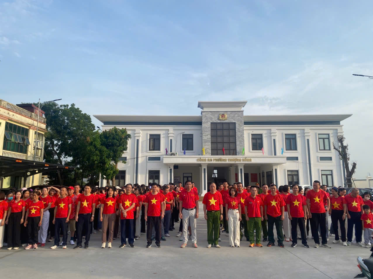 Công an phường Thượng Hồng hưởng ứng phong trào “Cùng Việt Nam tiến bước” năm 2026.
