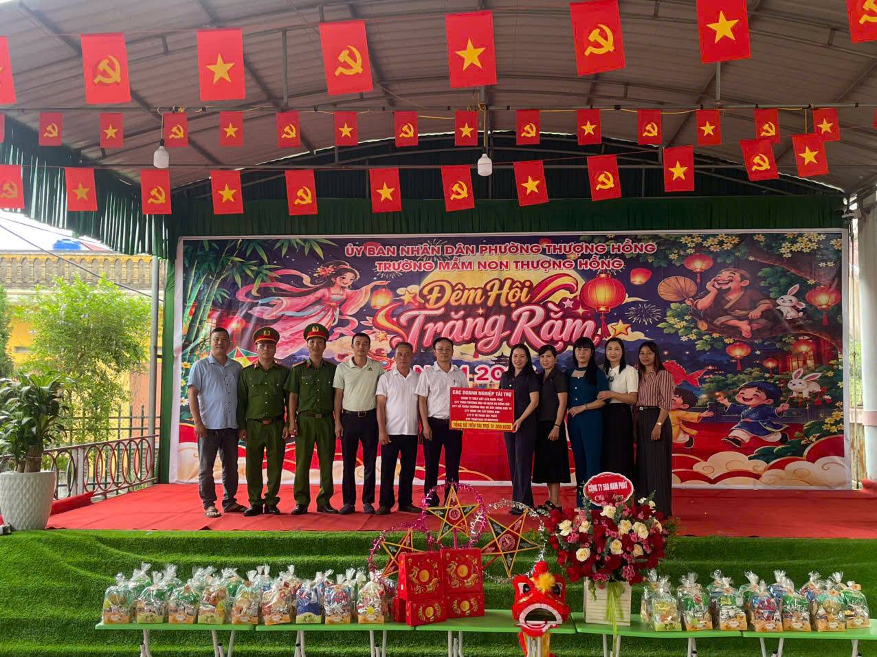 Công an phường Thượng Hồng phối hợp vận động các doanh nghiệp trên địa bàn chung tay, chăm lo cho các cháu thiếu nhi Trường Mầm non Thượng Hồng nhân dịp Tết Trung thu năm 2026