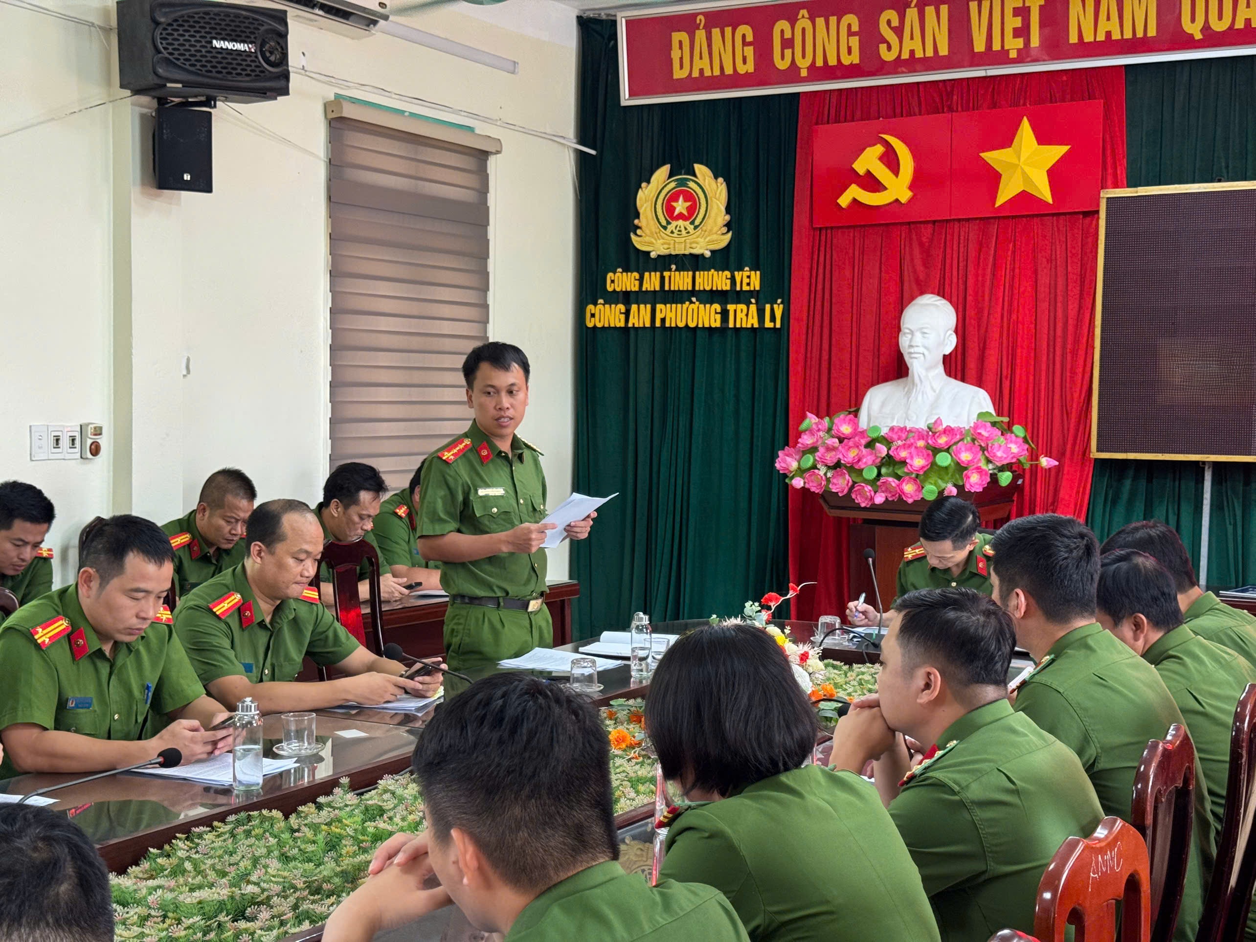 Công an phường Trà Lý tích cực đánh giá chất lượng, hiệu quả thực hiện Nghị quyết 57-NQ/TW thông qua công tác kiểm tra, giám sát