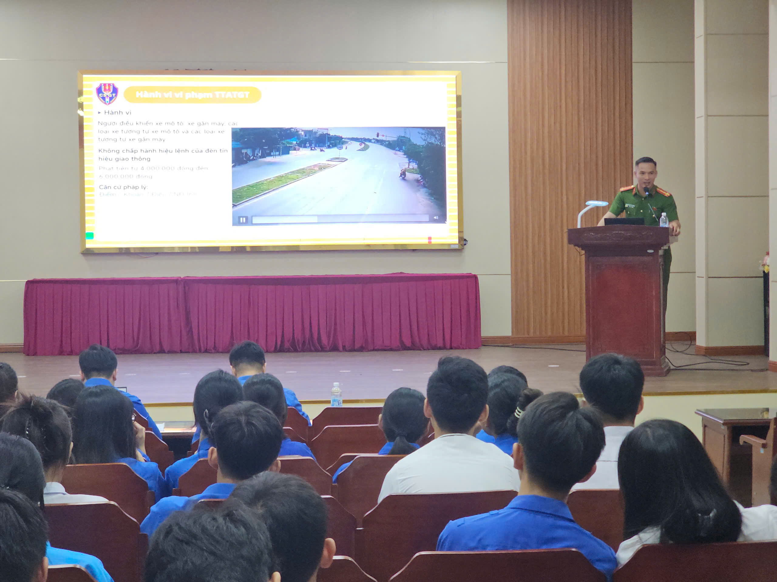 Công an phường Trà Lý tuyên truyền, giáo dục pháp luật về an toàn giao thông và an ninh mạng cho thanh, thiếu niên năm 2026