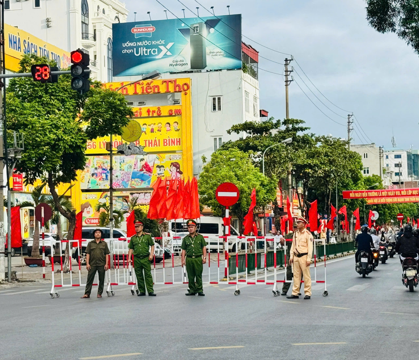 Công an phường Trần Hưng Đạo chủ động triển khai phương án bảo đảm an ninh trật tự Lễ khai giảng năm học 2026-2027 trên địa bàn phường