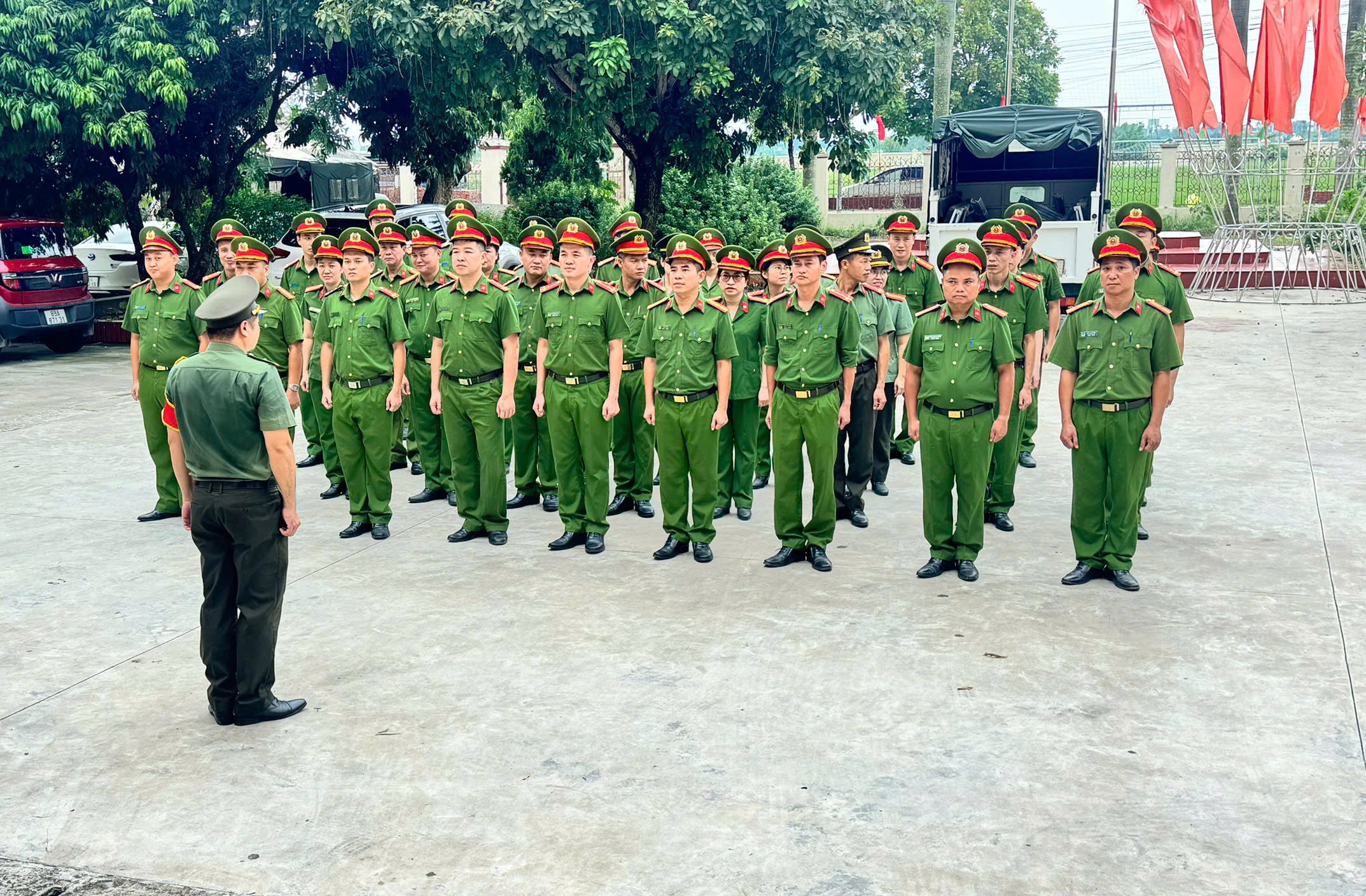 Công an phường Vũ Phúc tổ chức nghiệm thu kết quả tập huấn điều lệnh, huấn luyện quân sự và võ thuật Công an nhân dân năm 2026